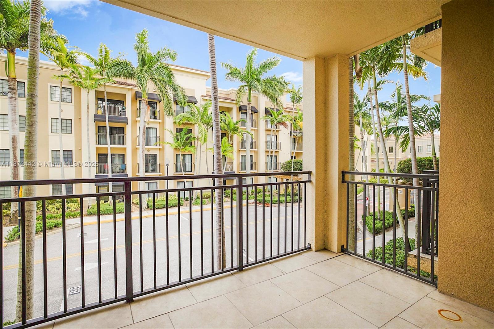 RESIDENCES AT MIDTOWN CON - Residential Lease