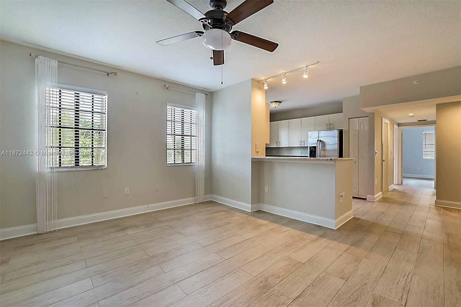 RESIDENCES AT MIDTOWN CON - Residential Lease