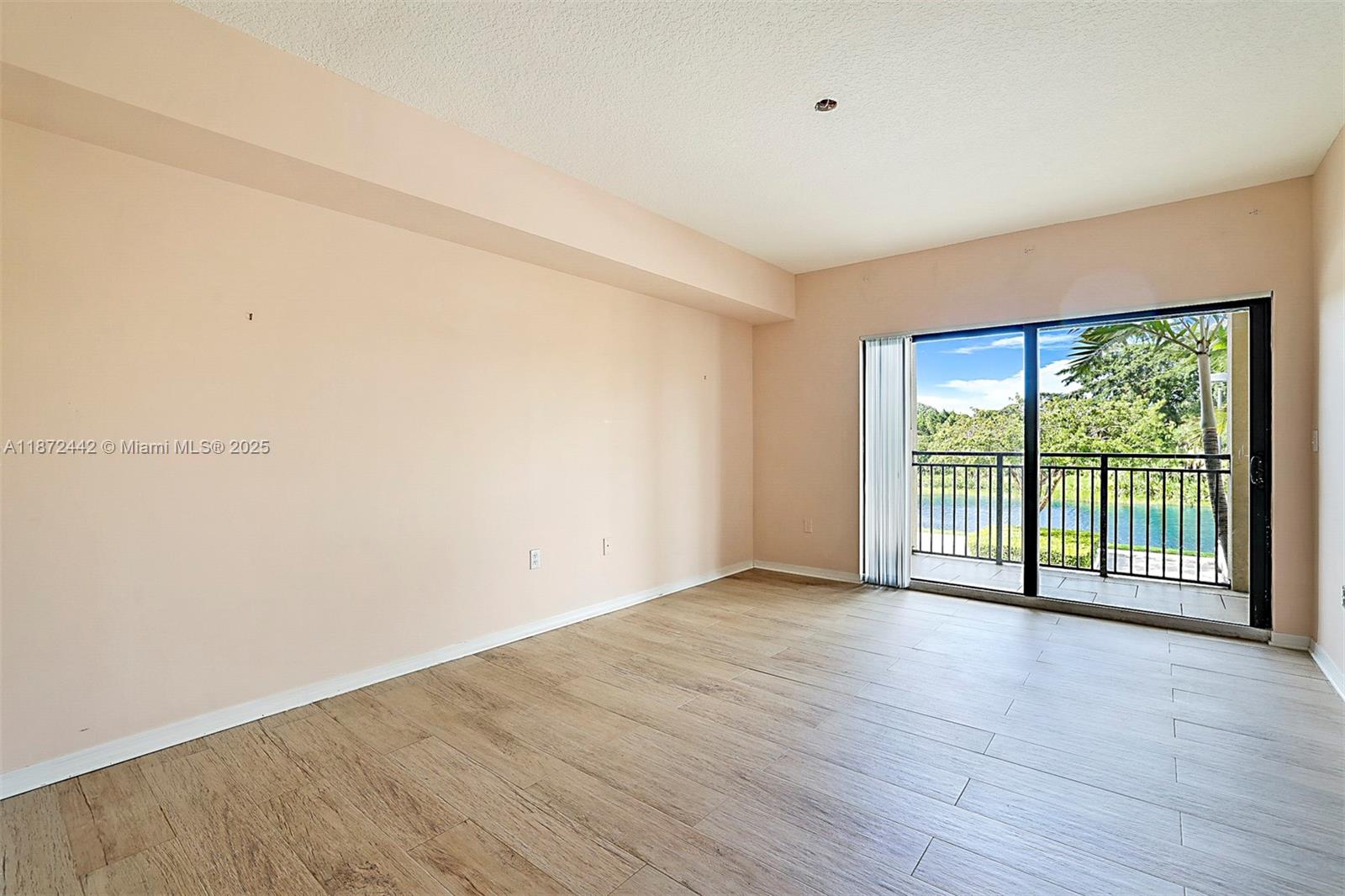 RESIDENCES AT MIDTOWN CON - Residential Lease