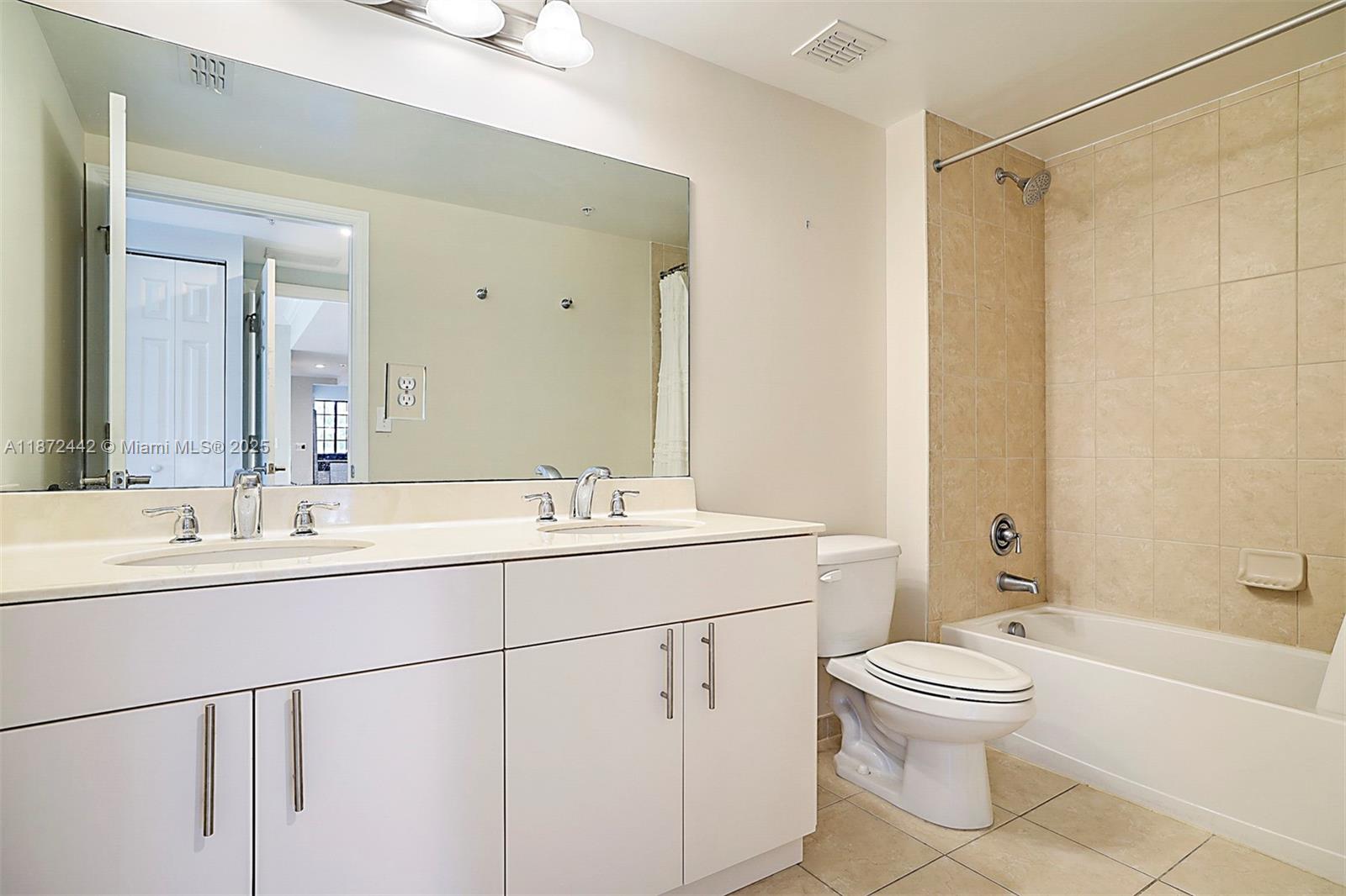 RESIDENCES AT MIDTOWN CON - Residential Lease