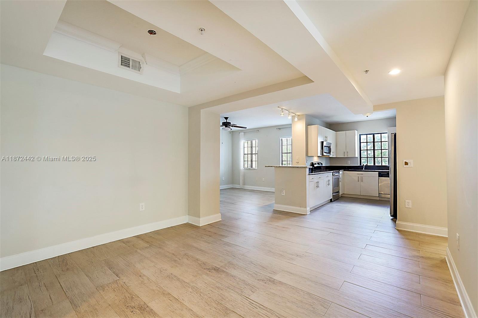 RESIDENCES AT MIDTOWN CON - Residential Lease
