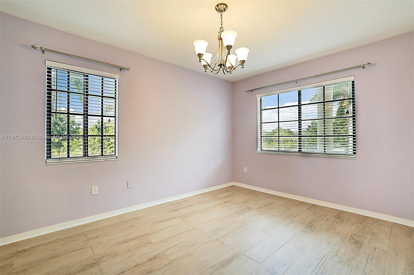 RESIDENCES AT MIDTOWN CON - Residential Lease