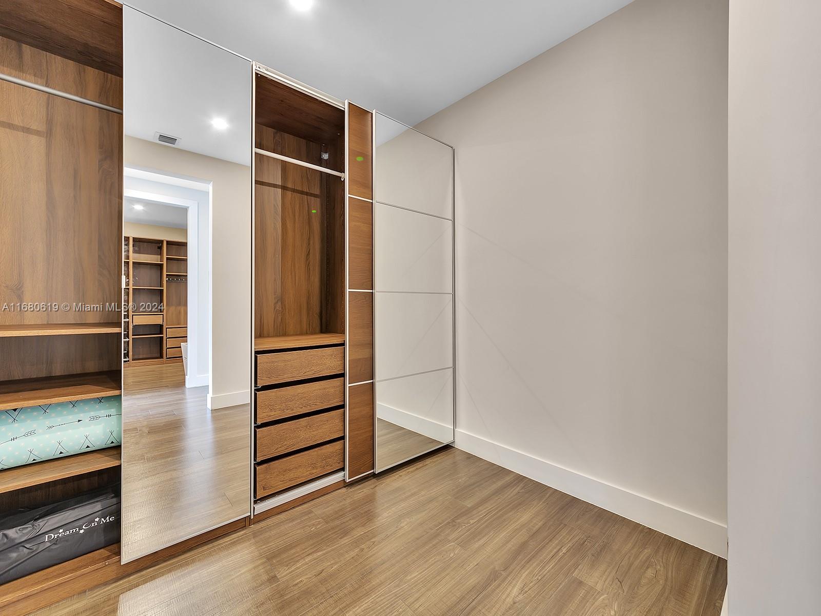 LIVERMORE ESTATES - Residential