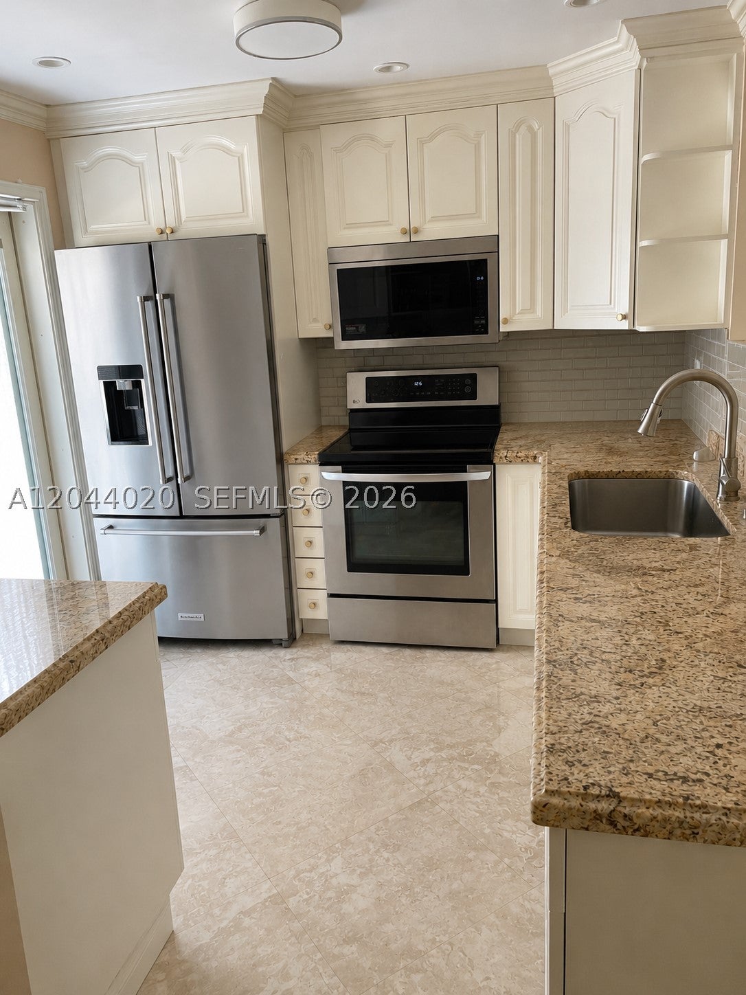 219 NE 14th Ave