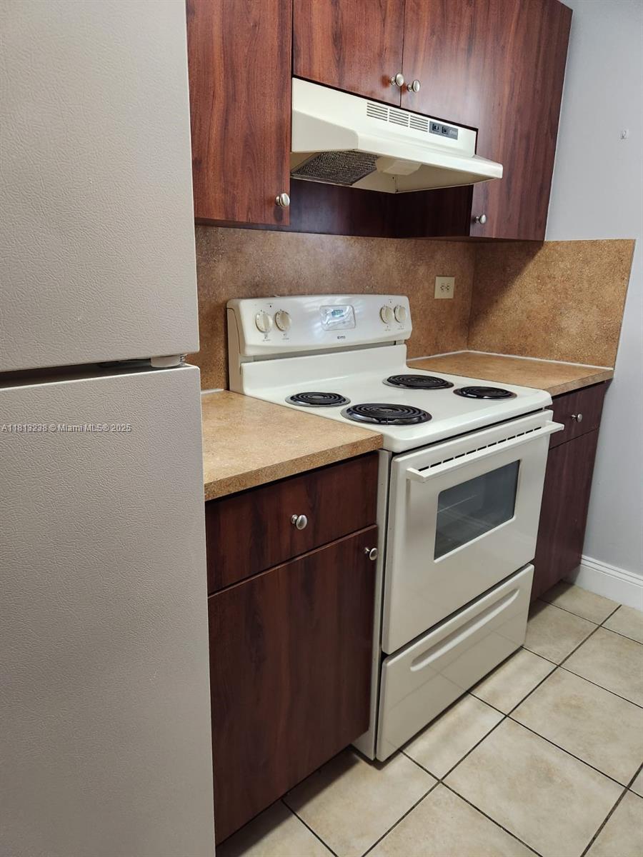 7095 NW 179th St 206