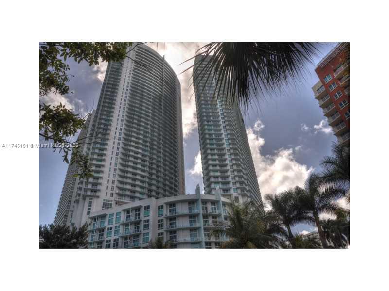 Quantum on the Bay is a waterfront development located just North of Downtown Miami and to the South of the Upper East Side. Quantum on the bay are two interconnected towers, which rise 51 and 44 stories near Margaret Pece Park, completed in January 2008, with 698 condos and lofts. Full of potential Clients for your business