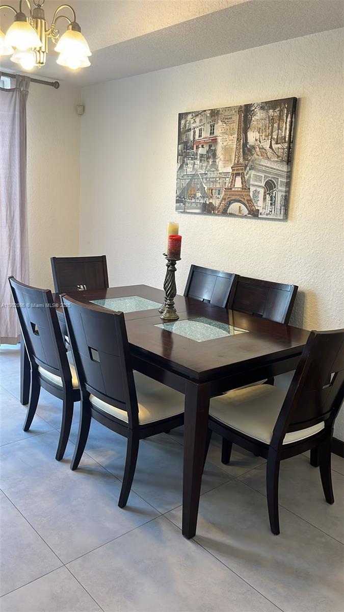 VILLAS AT HARBOR ISLES CO - Residential Lease