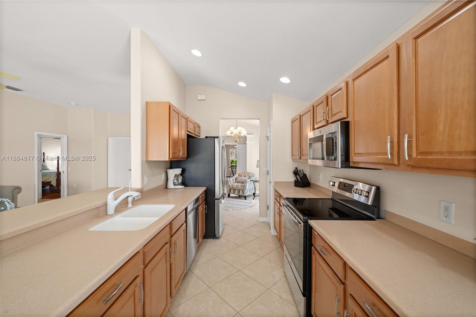 MAJESTIC POINTE - Residential
