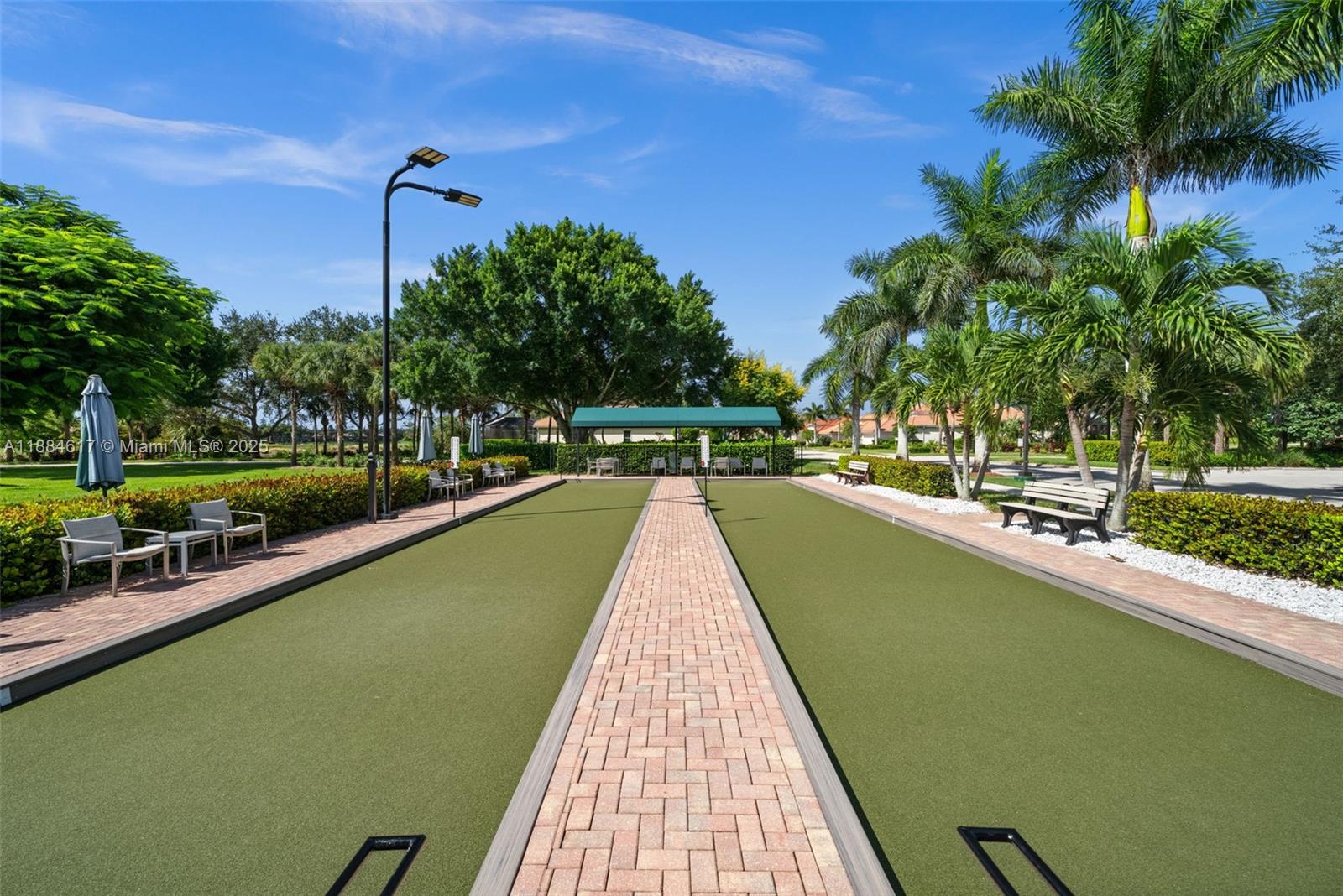 MAJESTIC POINTE - Residential