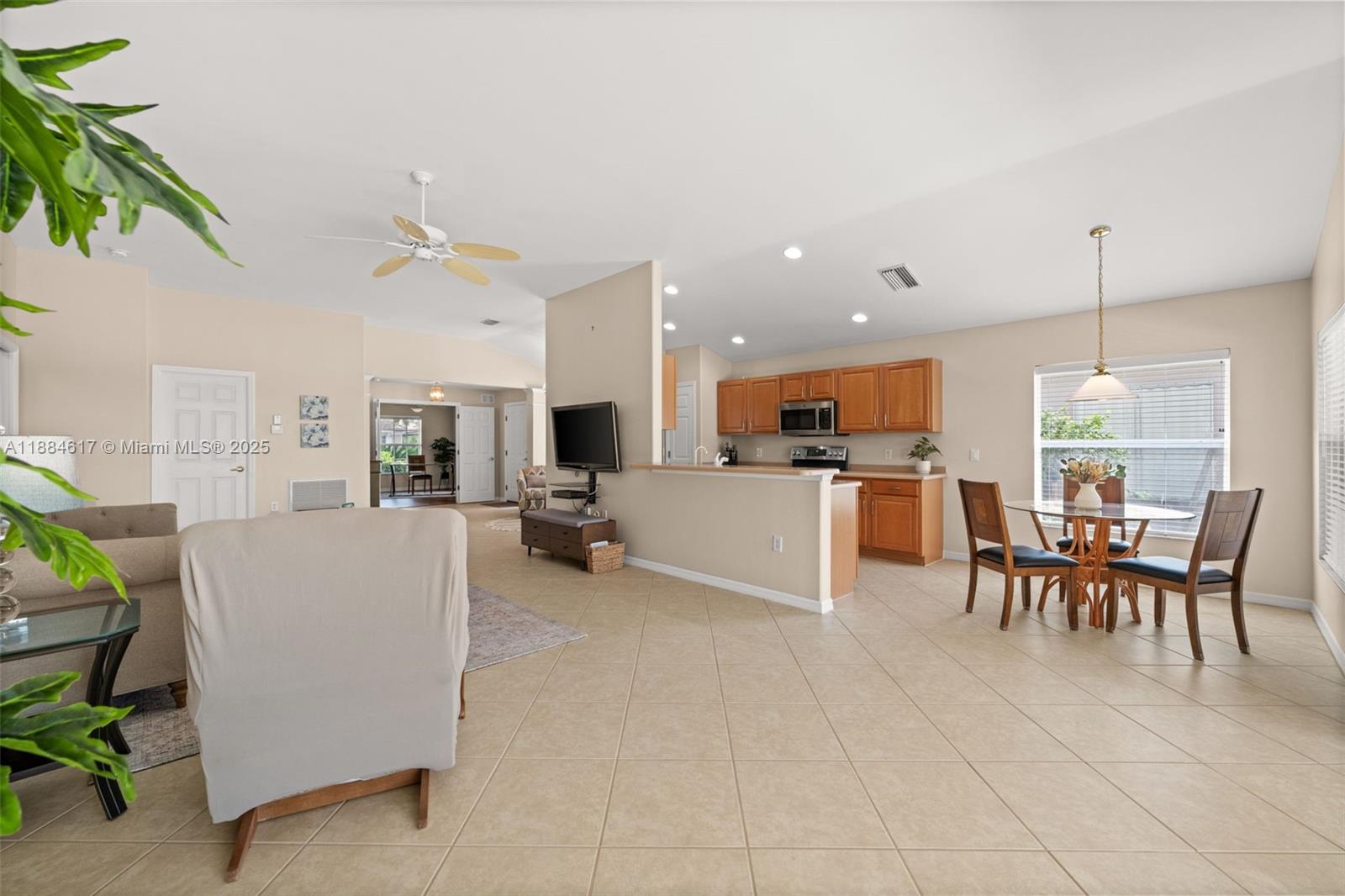 MAJESTIC POINTE - Residential