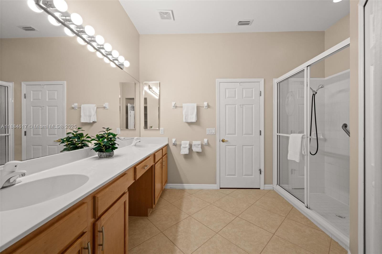 MAJESTIC POINTE - Residential