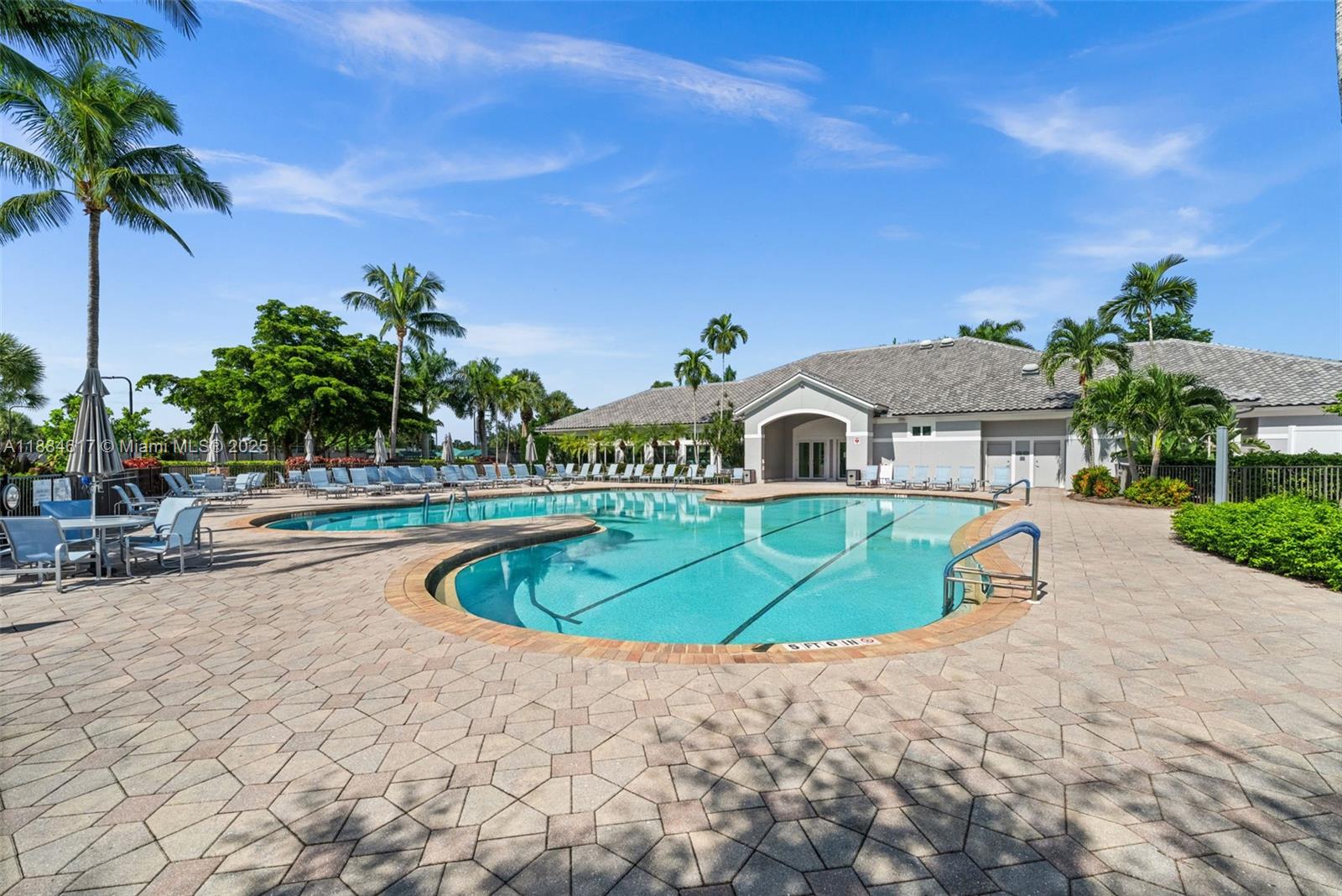 MAJESTIC POINTE - Residential