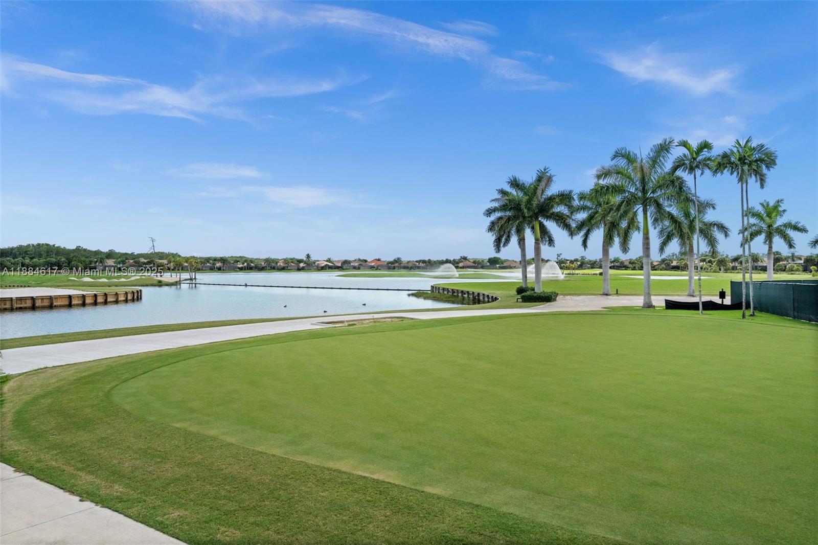 MAJESTIC POINTE - Residential