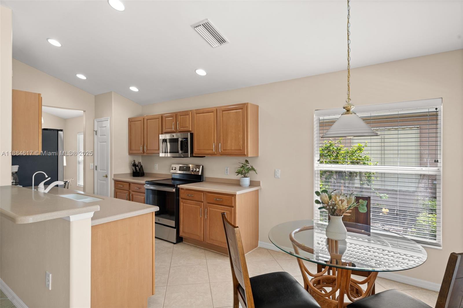 MAJESTIC POINTE - Residential