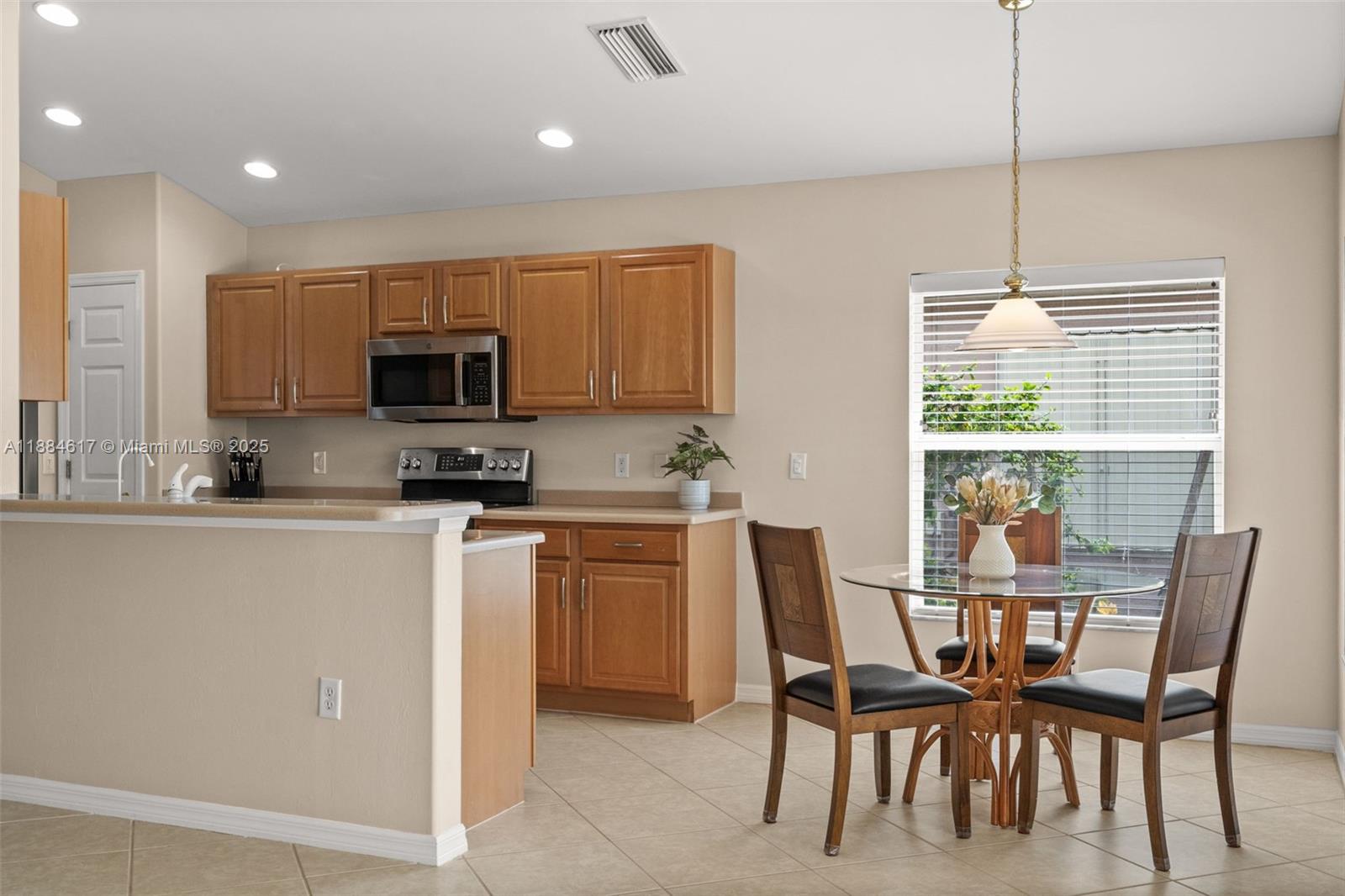 MAJESTIC POINTE - Residential