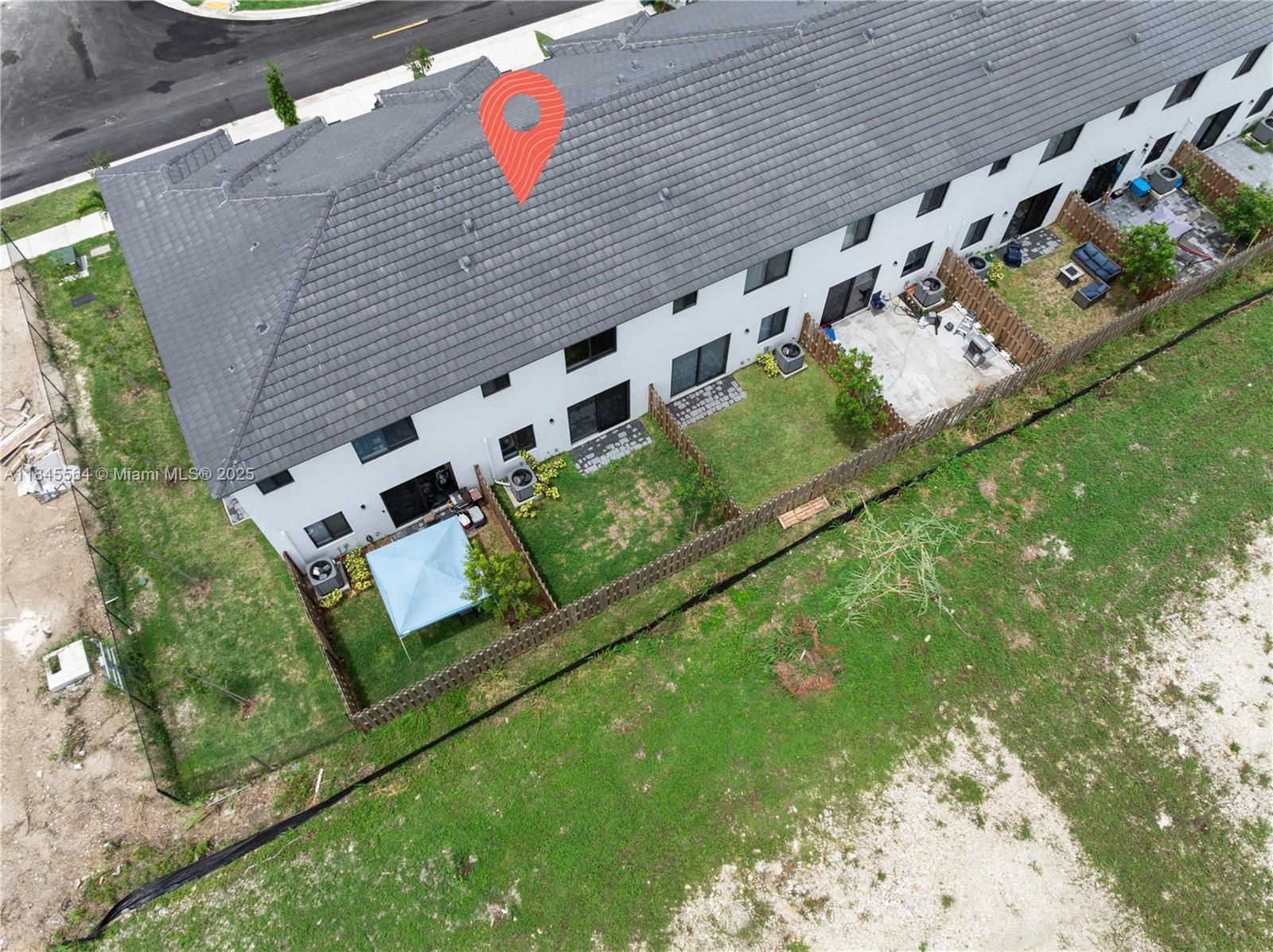 CENTURY PARK SQUARE - Residential