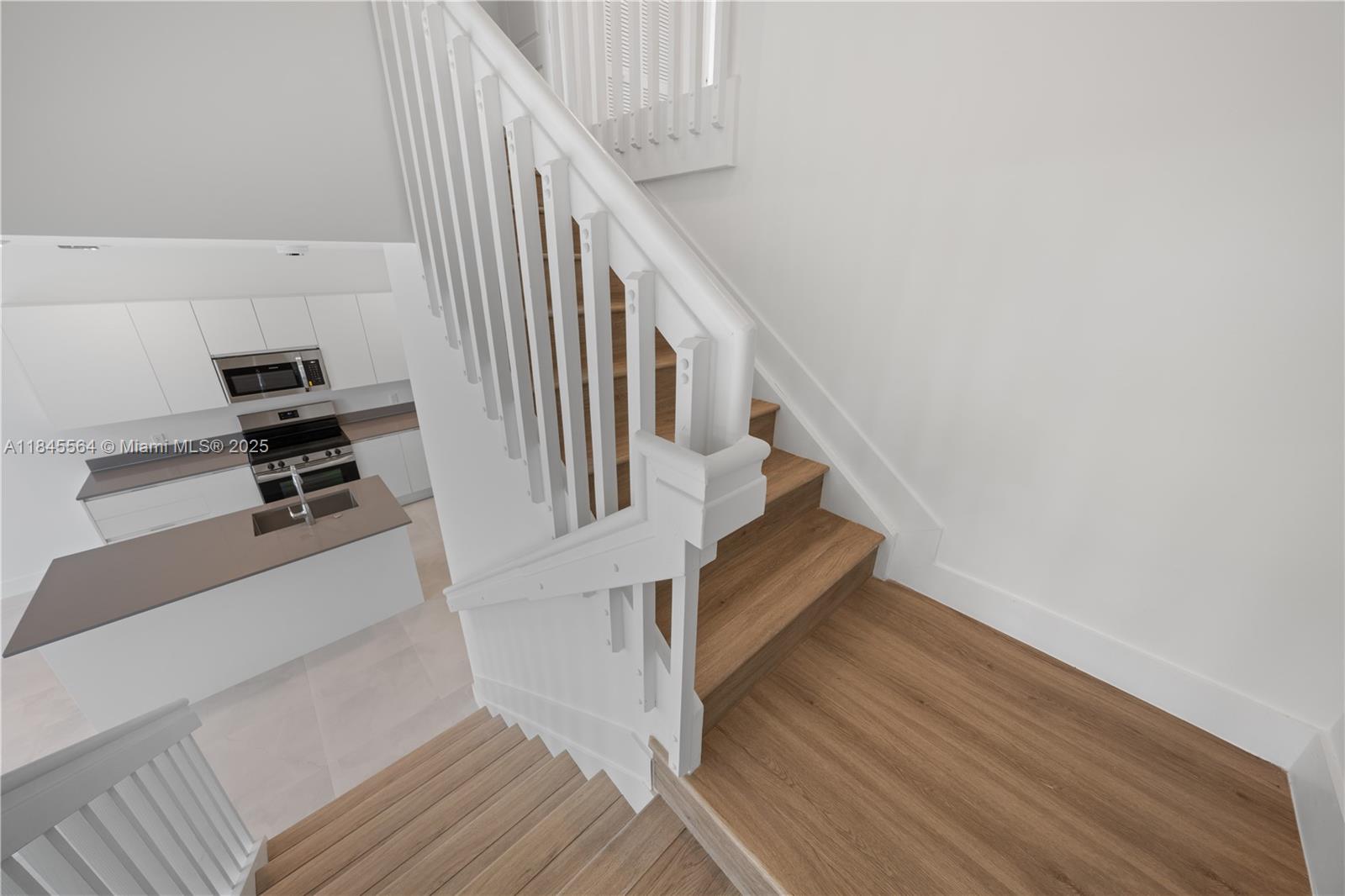 CENTURY PARK SQUARE - Residential