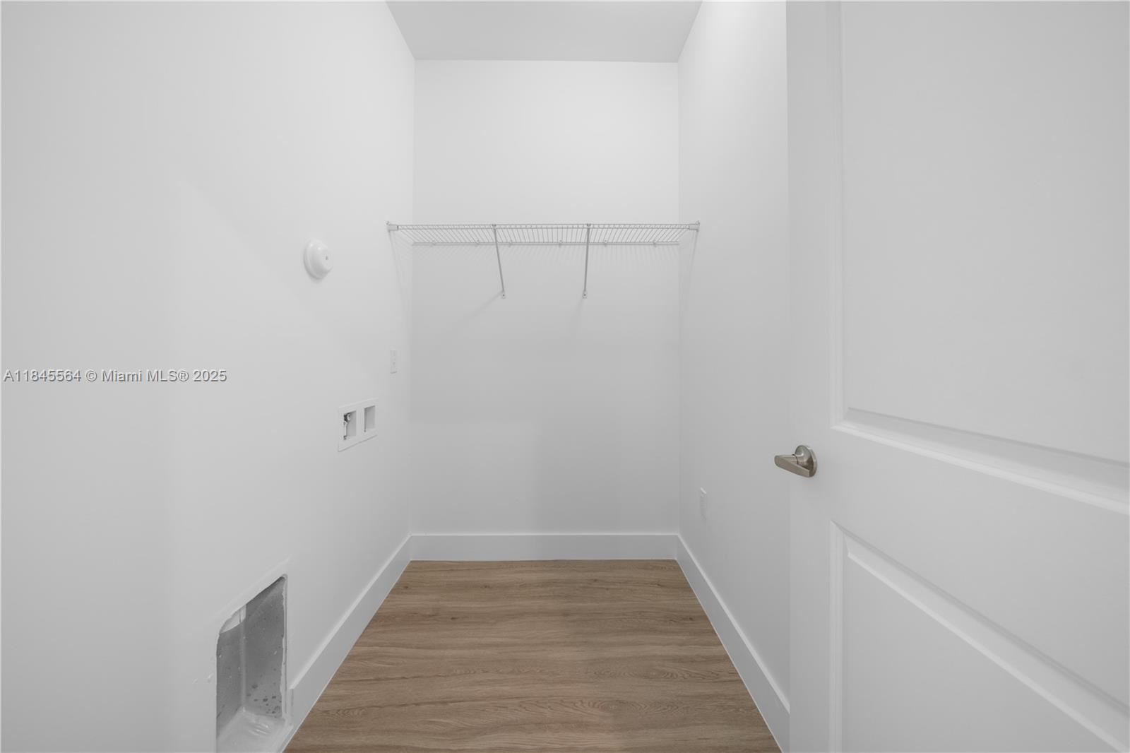 CENTURY PARK SQUARE - Residential