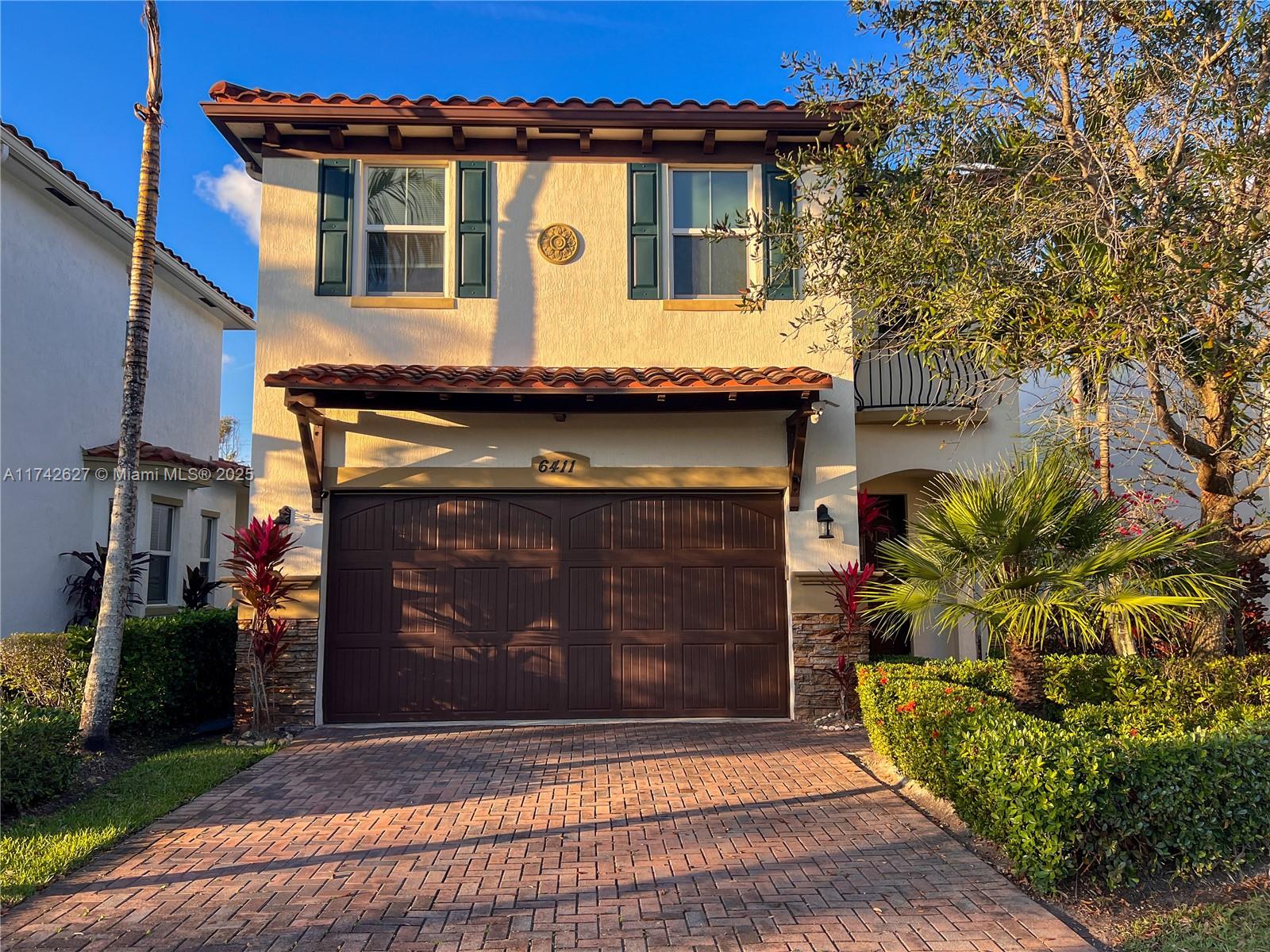 Property for Sale at 6411 Osprey Landing St, Davie, Broward County, Florida - Bedrooms: 4 
Bathrooms: 3  - $725,000