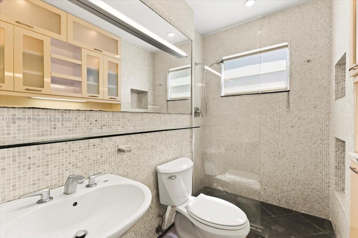 344 MERIDIAN AVE CONDO - Residential