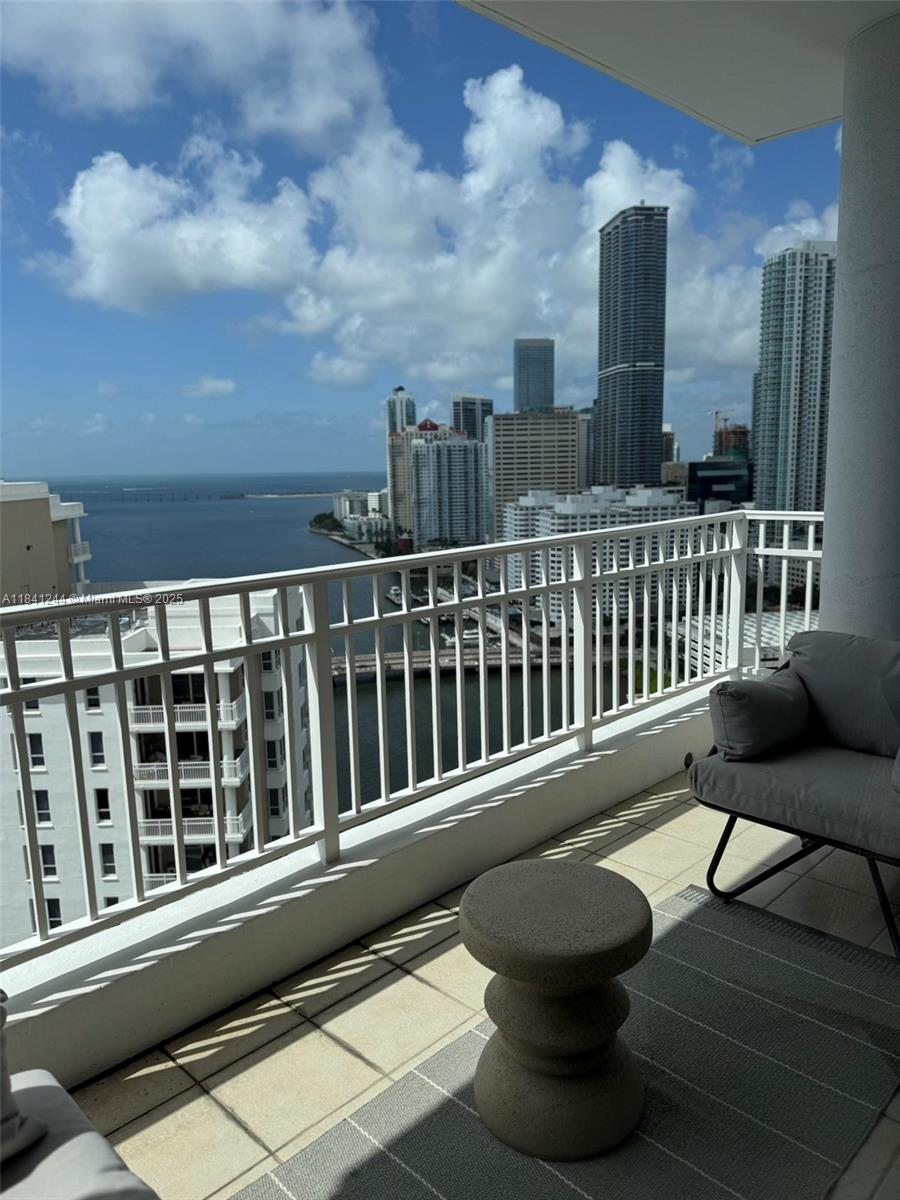 COURTS BRICKELL KEY CONDO - Residential