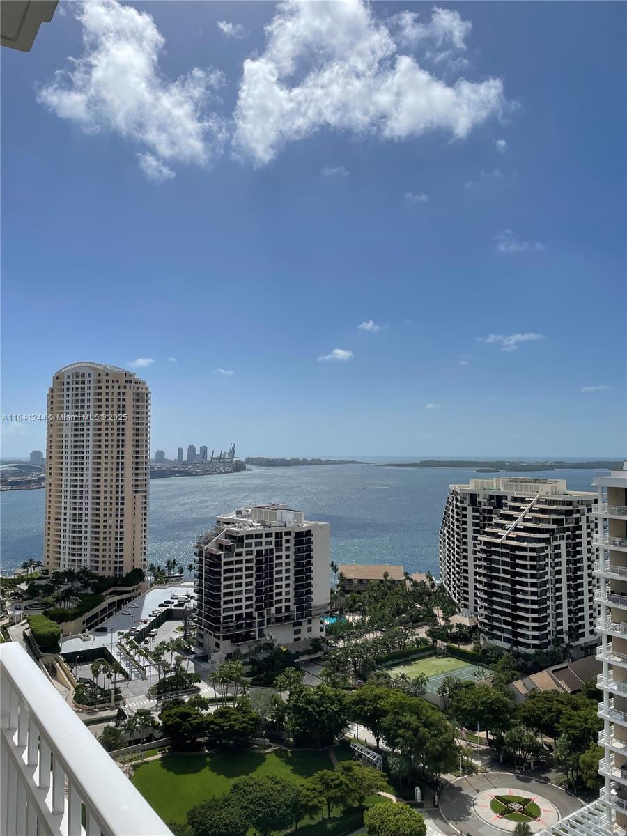 COURTS BRICKELL KEY CONDO - Residential