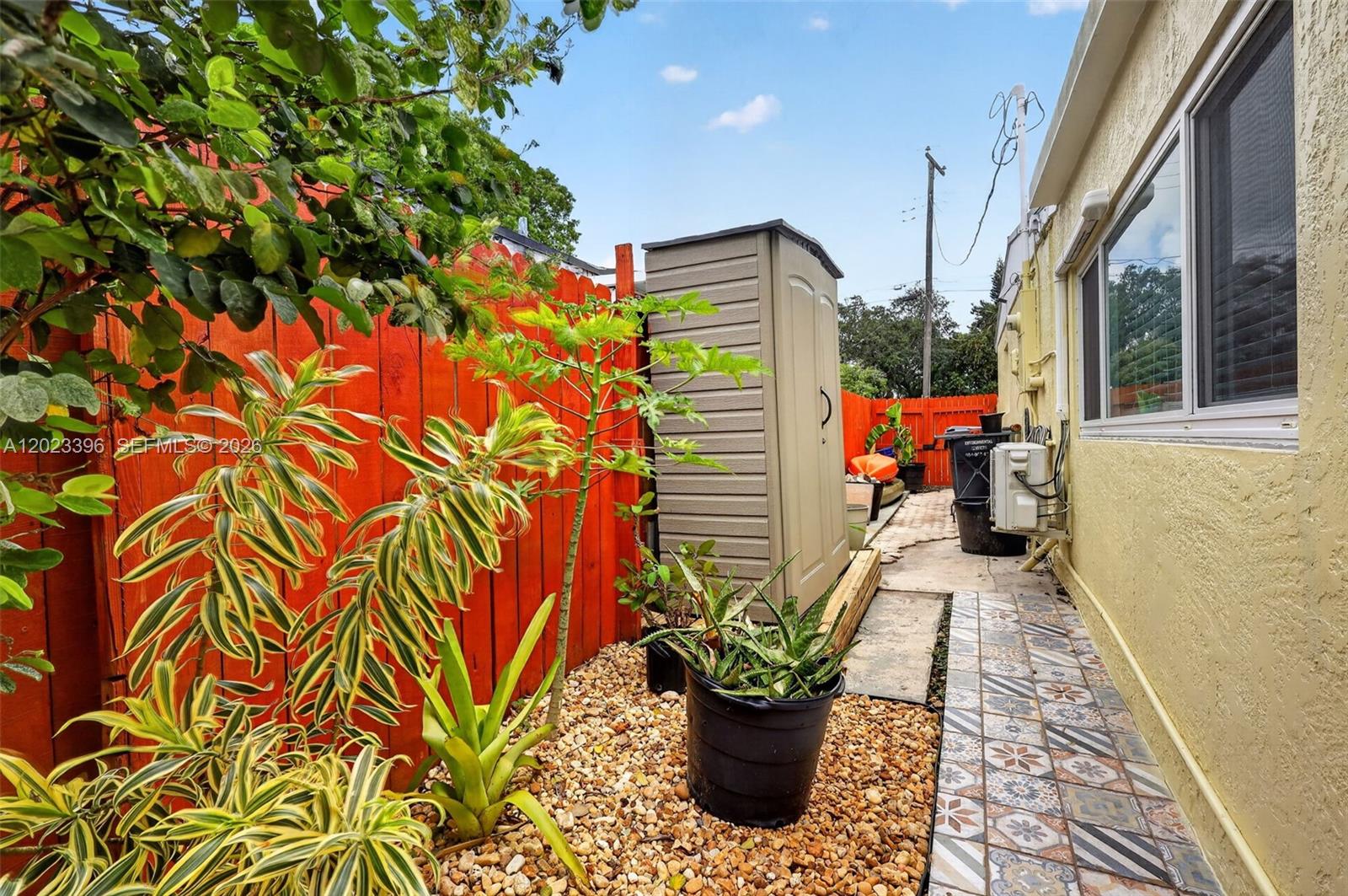 LOOK HOMESITES NO 2 - Residential