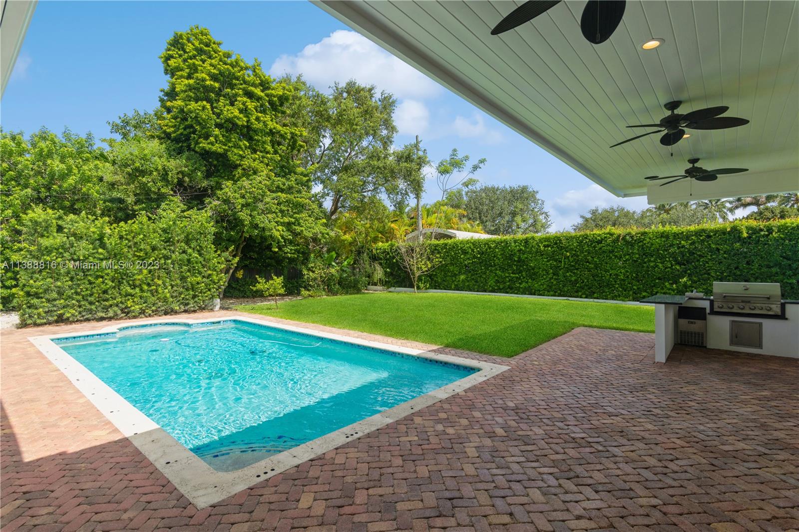 SNAPPER CREEK VILLAGE AMD - Residential