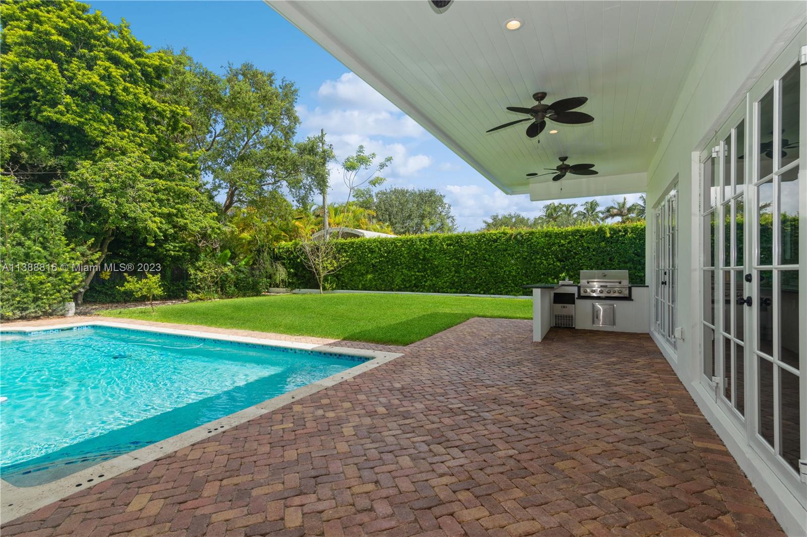 SNAPPER CREEK VILLAGE AMD - Residential