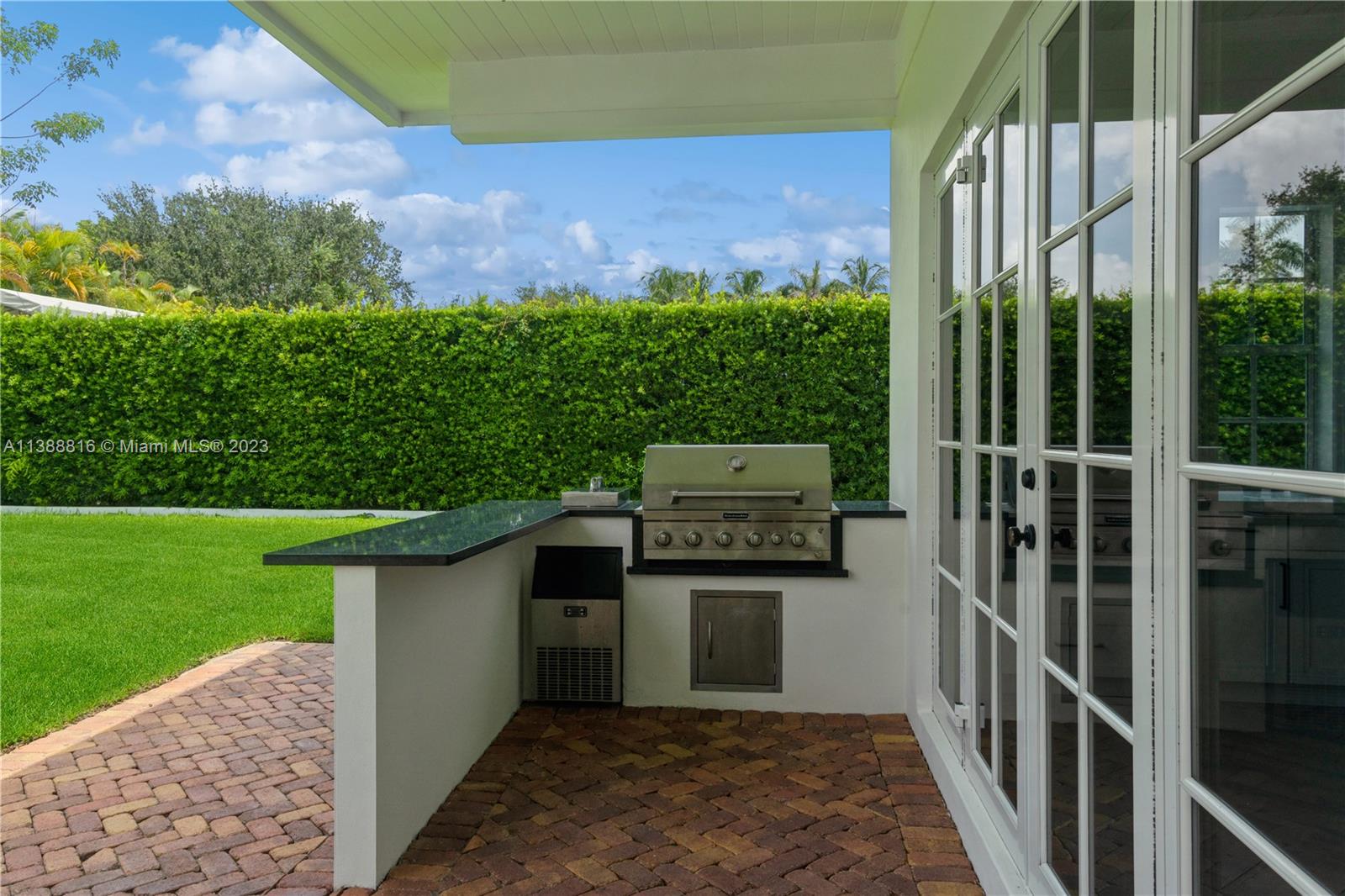 SNAPPER CREEK VILLAGE AMD - Residential