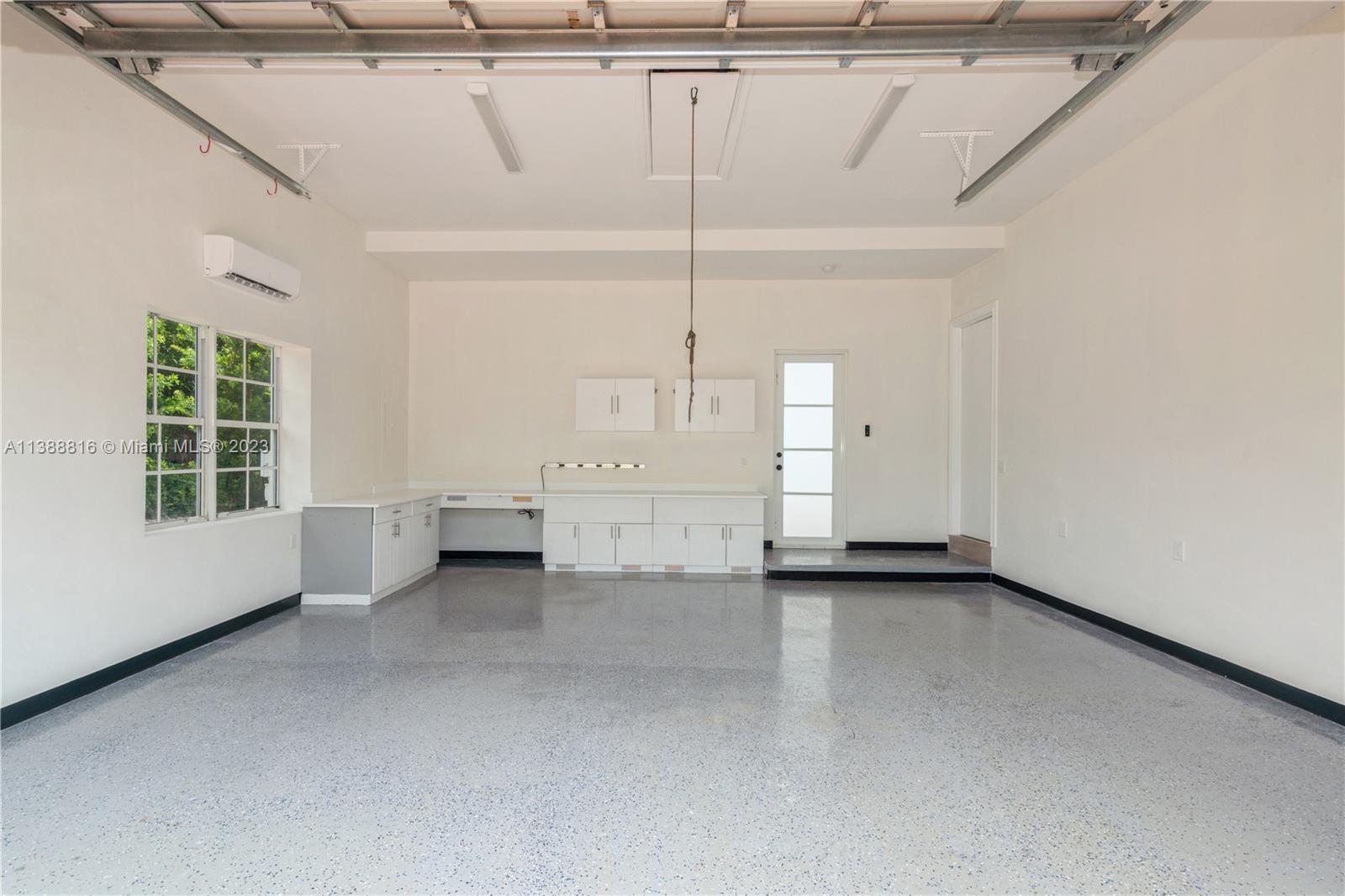 SNAPPER CREEK VILLAGE AMD - Residential