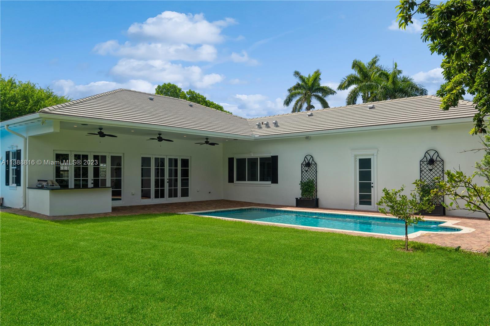 SNAPPER CREEK VILLAGE AMD - Residential