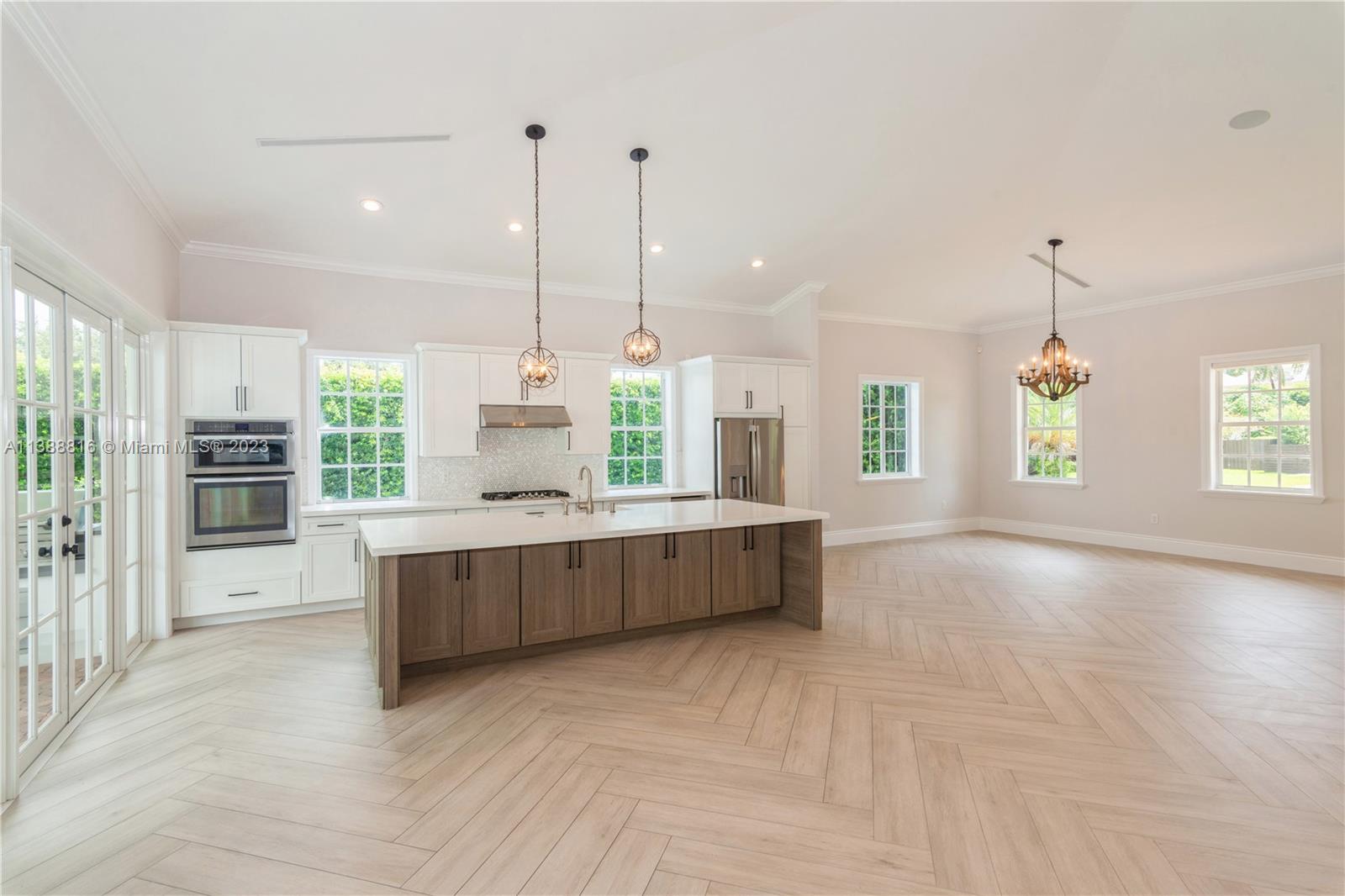 SNAPPER CREEK VILLAGE AMD - Residential