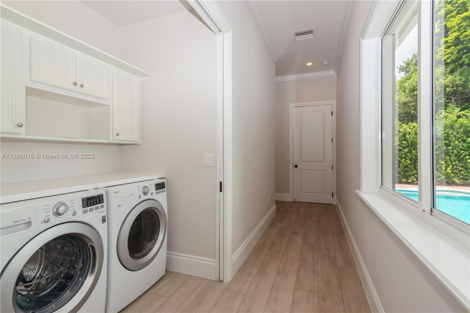 SNAPPER CREEK VILLAGE AMD - Residential