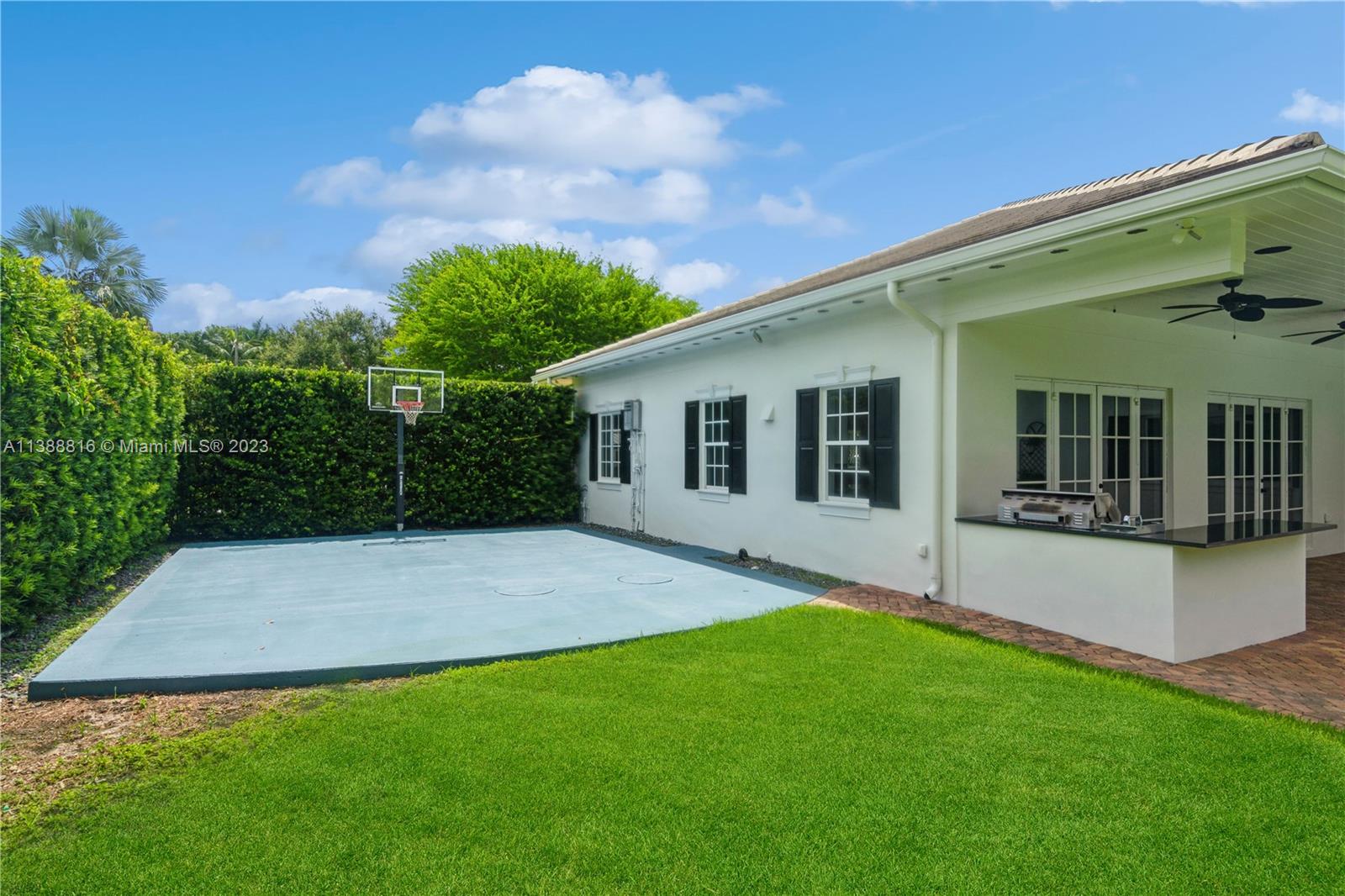 SNAPPER CREEK VILLAGE AMD - Residential