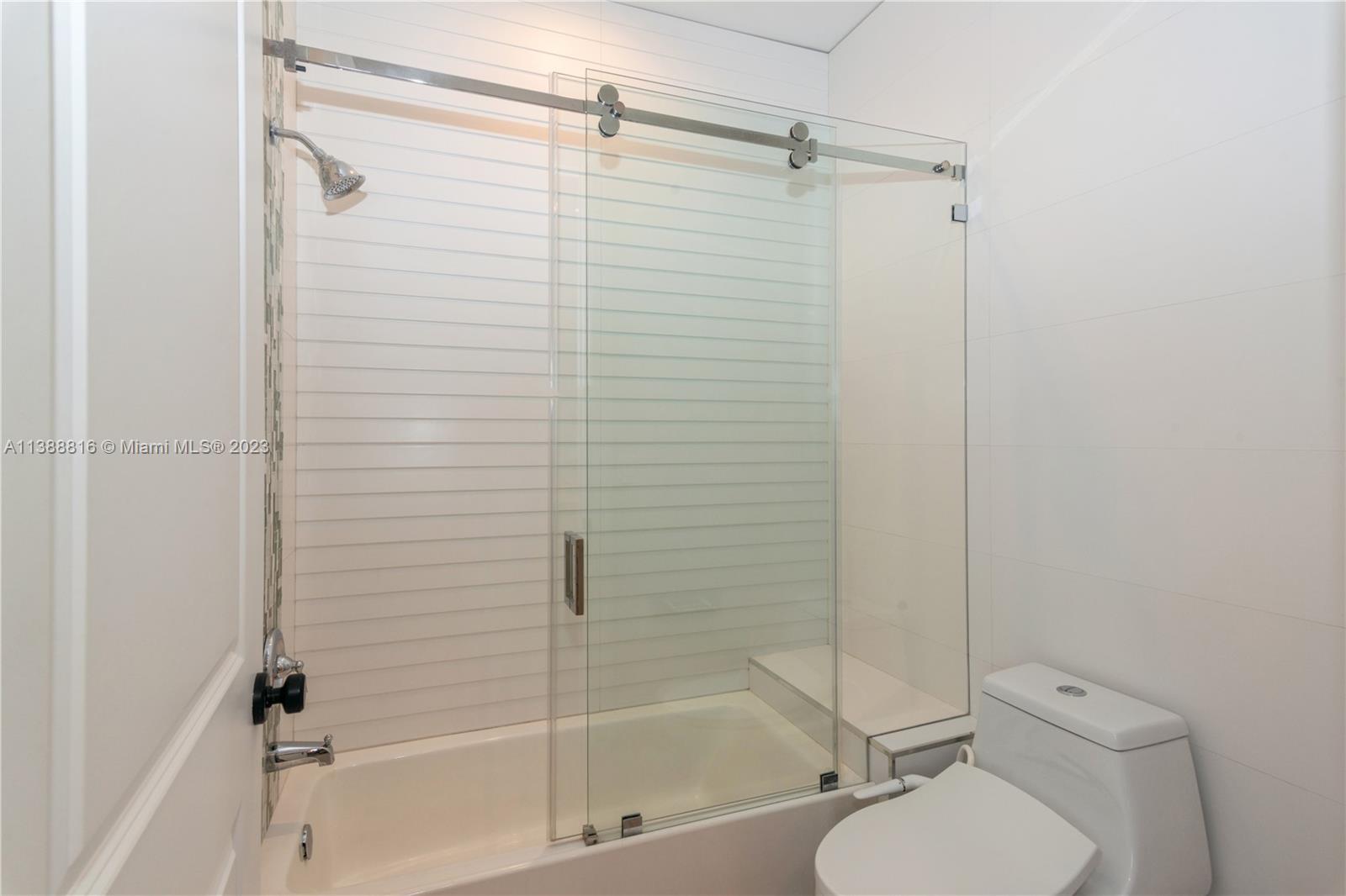 SNAPPER CREEK VILLAGE AMD - Residential