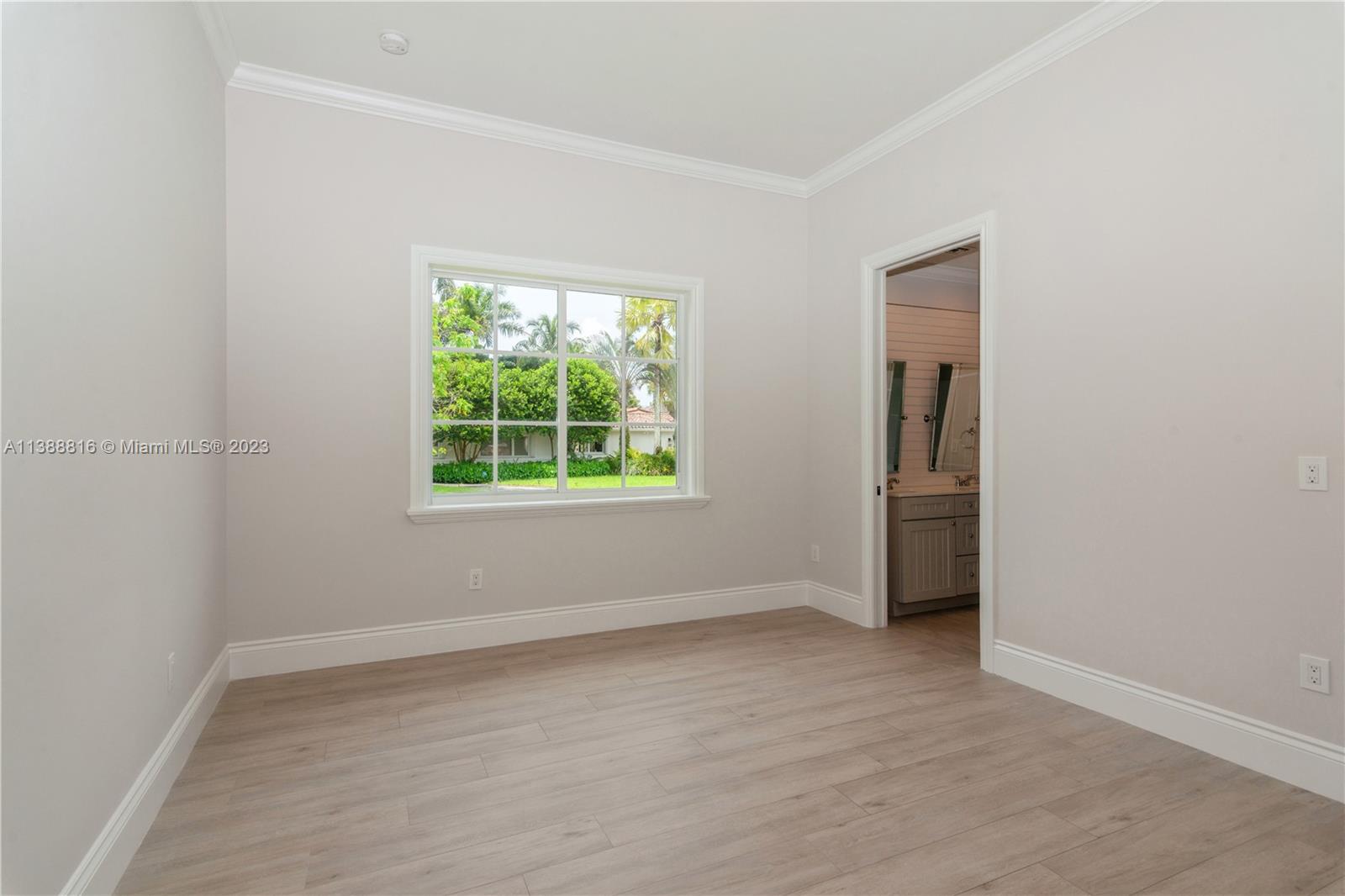 SNAPPER CREEK VILLAGE AMD - Residential