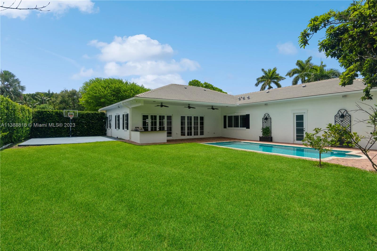 SNAPPER CREEK VILLAGE AMD - Residential