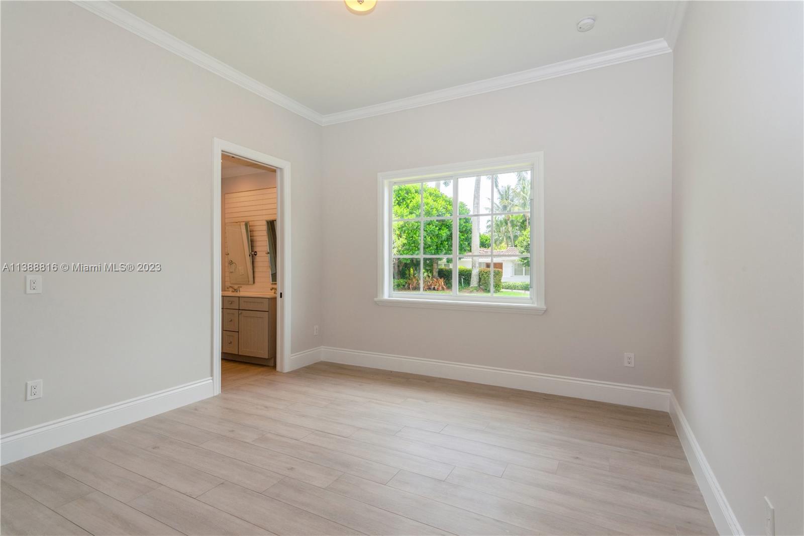 SNAPPER CREEK VILLAGE AMD - Residential