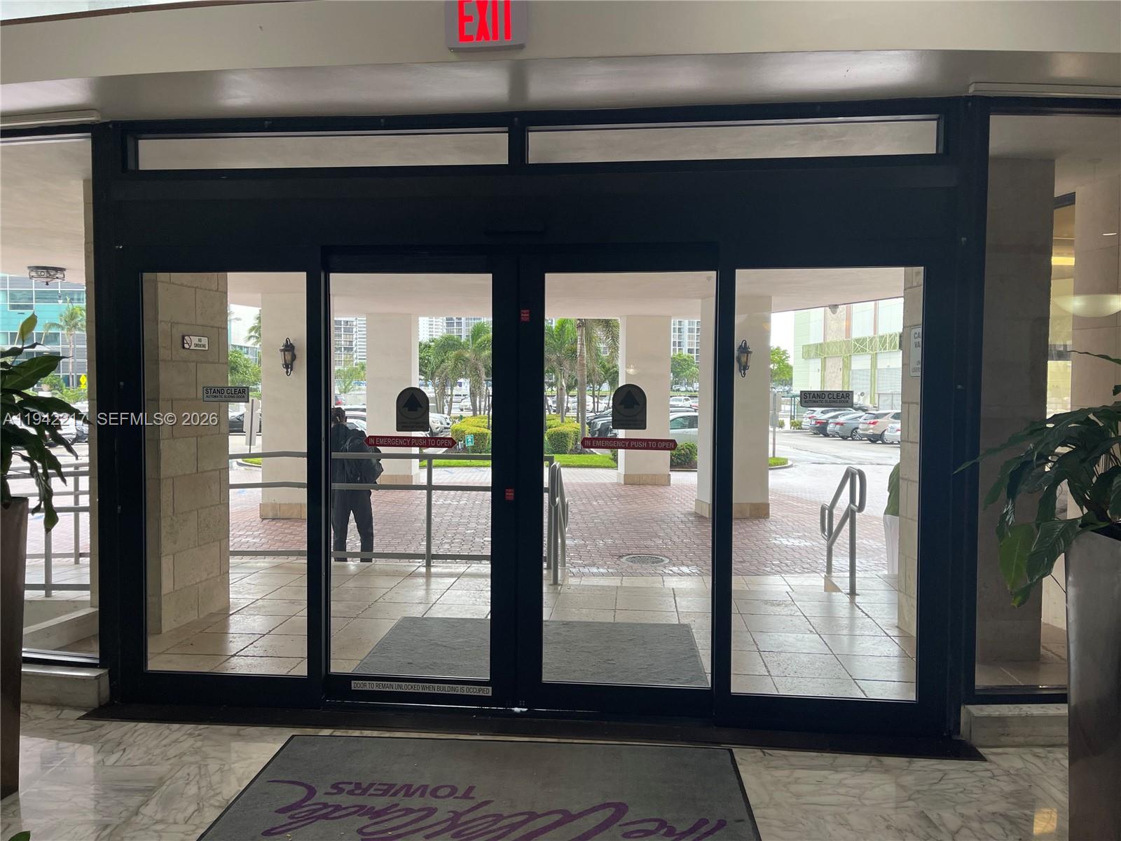 ALEXANDER TOWERS CONDO - Residential