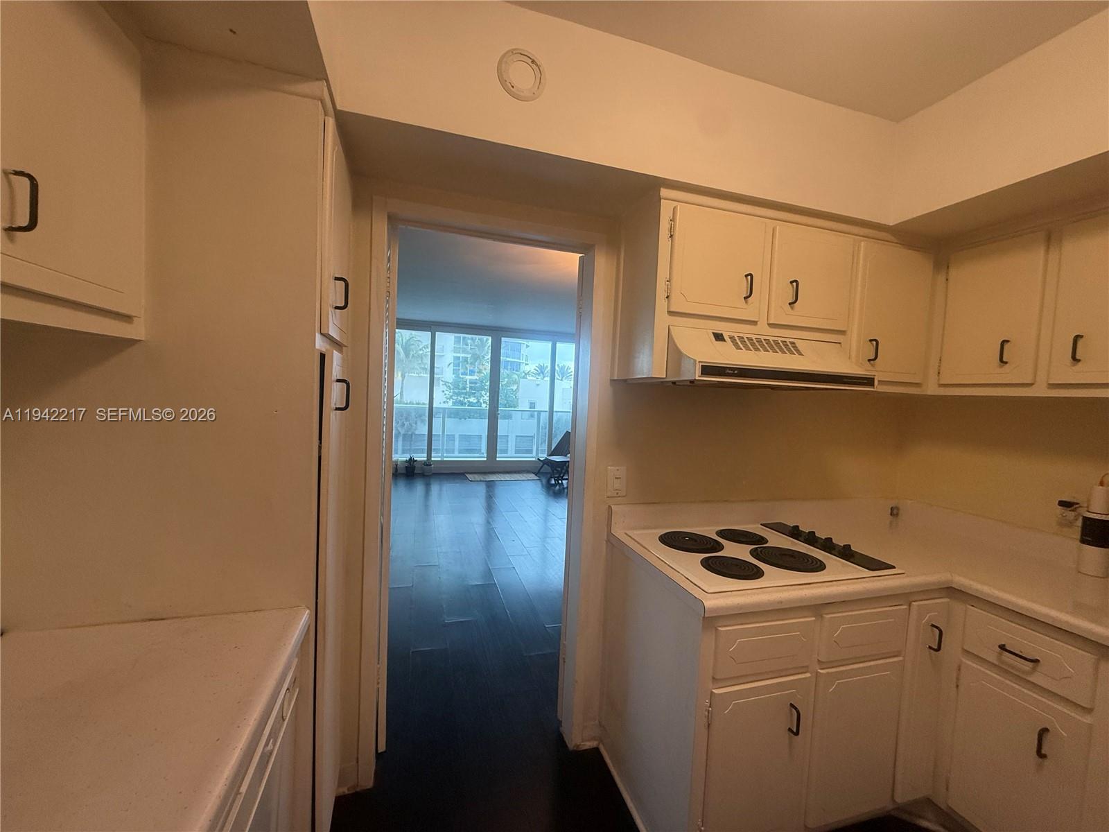 ALEXANDER TOWERS CONDO - Residential
