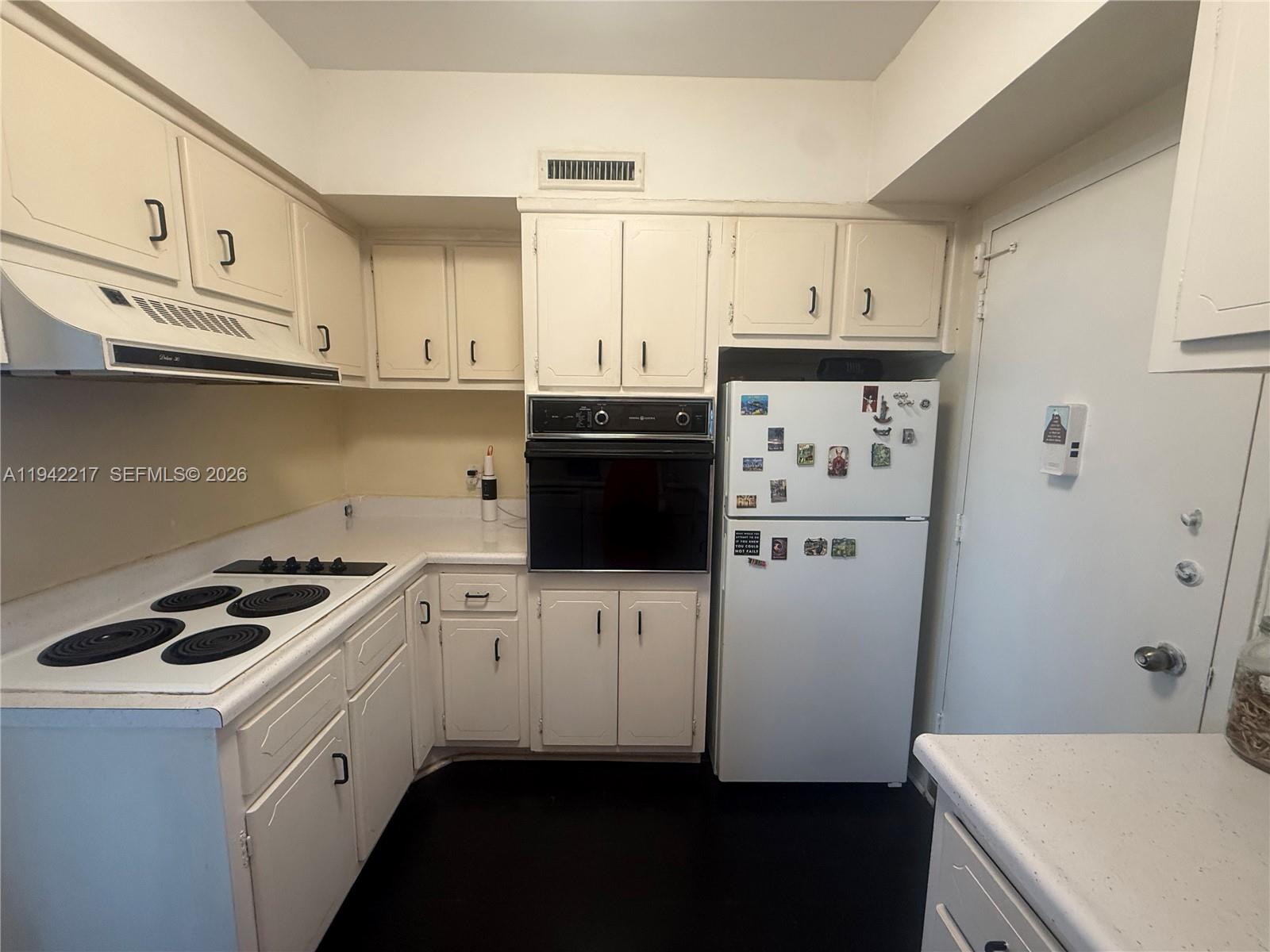 ALEXANDER TOWERS CONDO - Residential