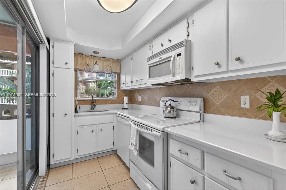 EL DORADO PLAZA WEST CONDO - Residential