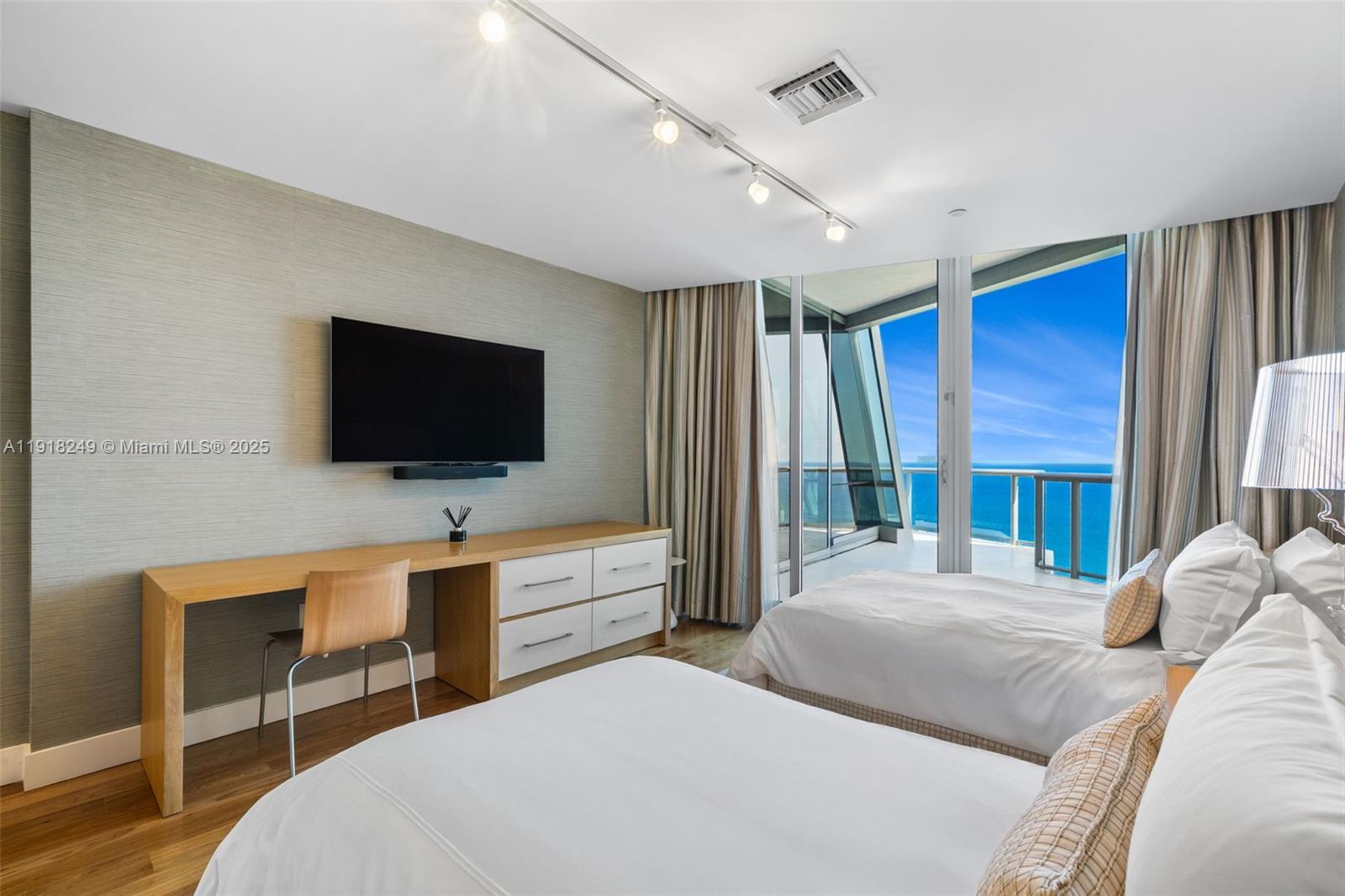 JADE OCEAN CONDO - Residential