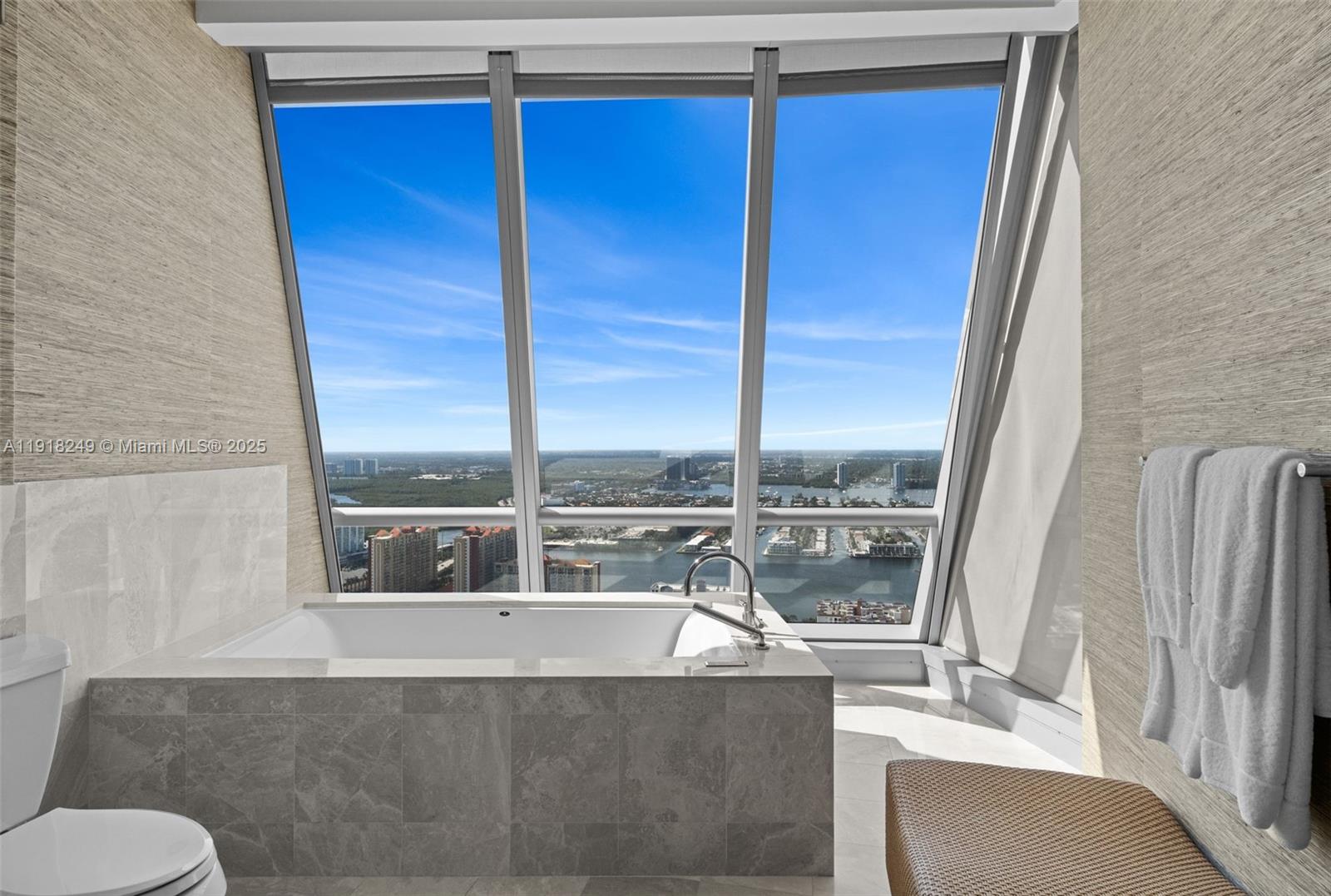 JADE OCEAN CONDO - Residential