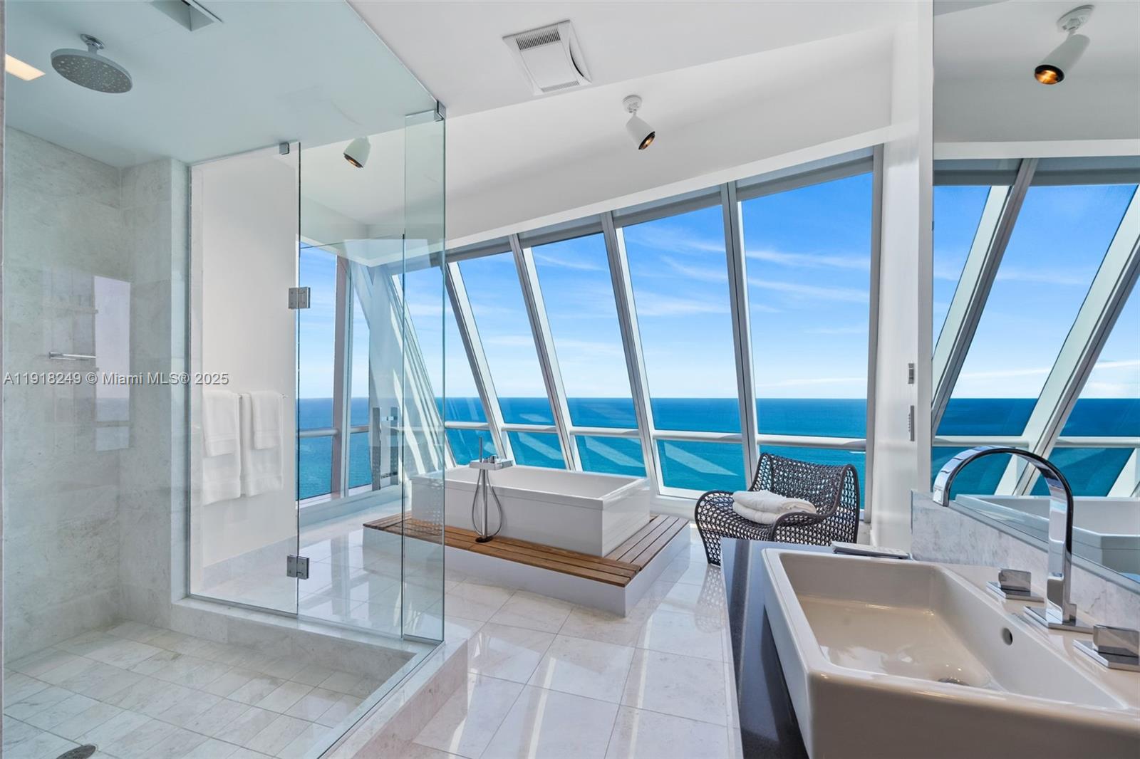 JADE OCEAN CONDO - Residential