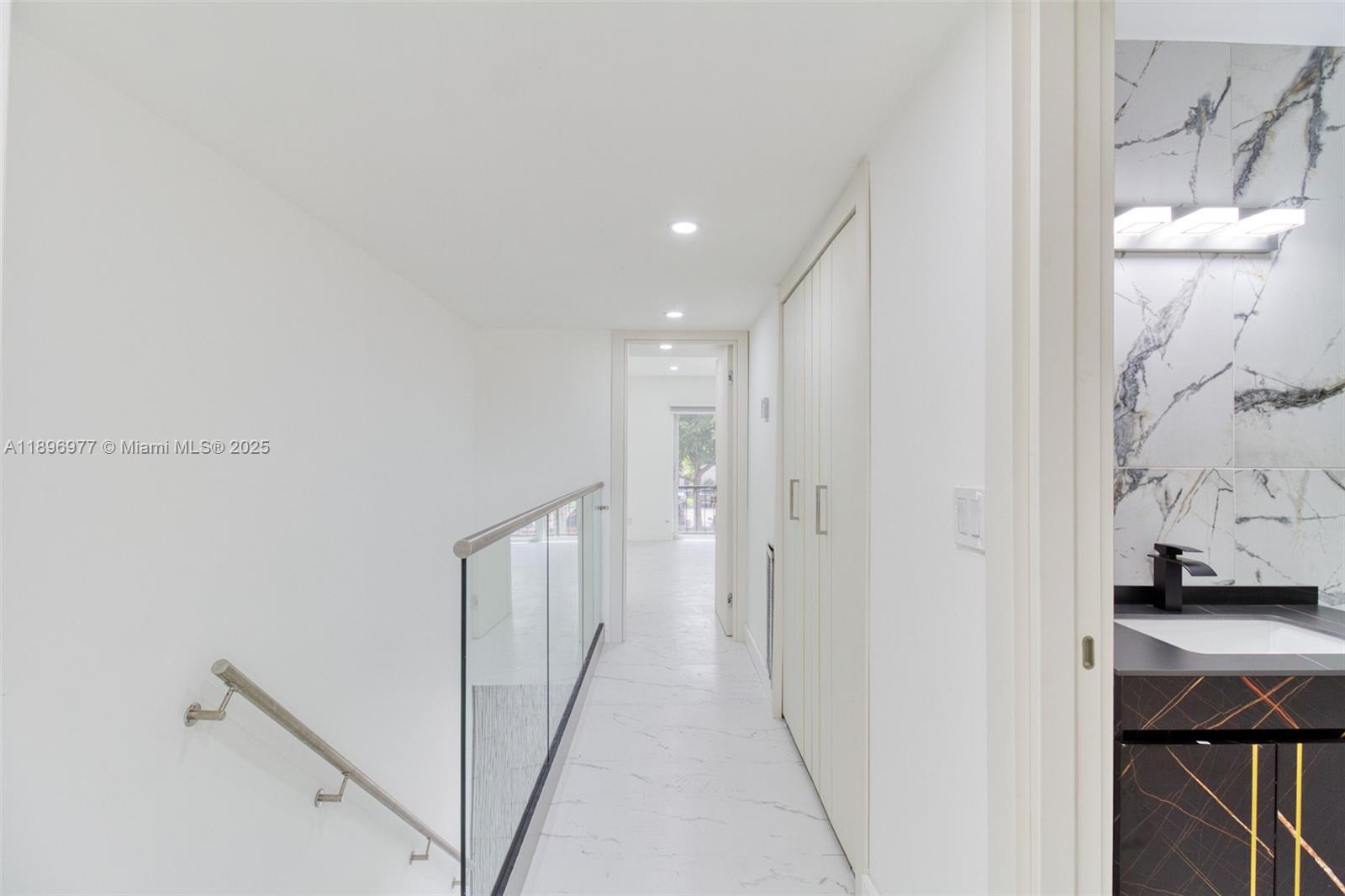 VILLAGE TOWNHOUSES NO TWO - Residential Lease