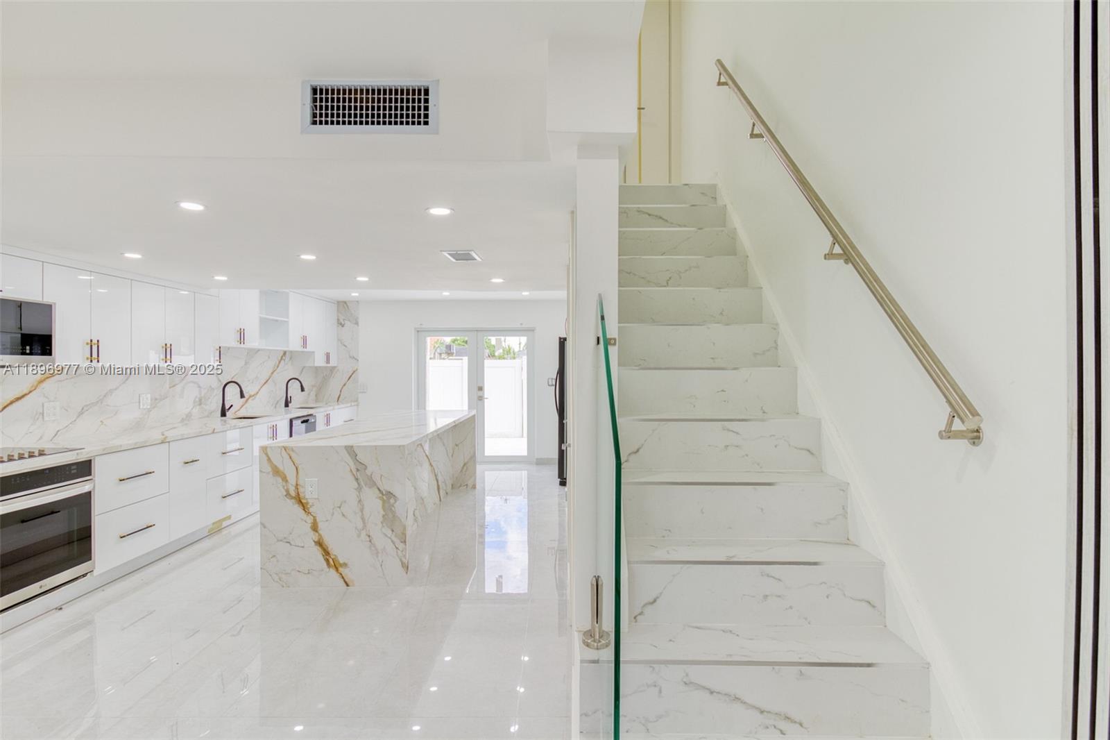 VILLAGE TOWNHOUSES NO TWO - Residential Lease