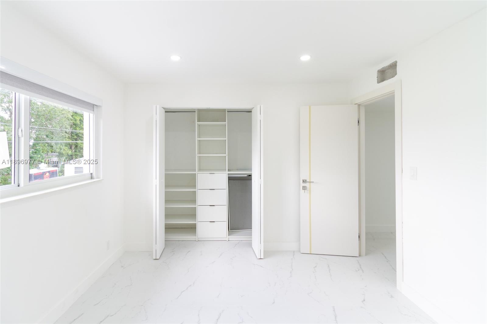 VILLAGE TOWNHOUSES NO TWO - Residential Lease