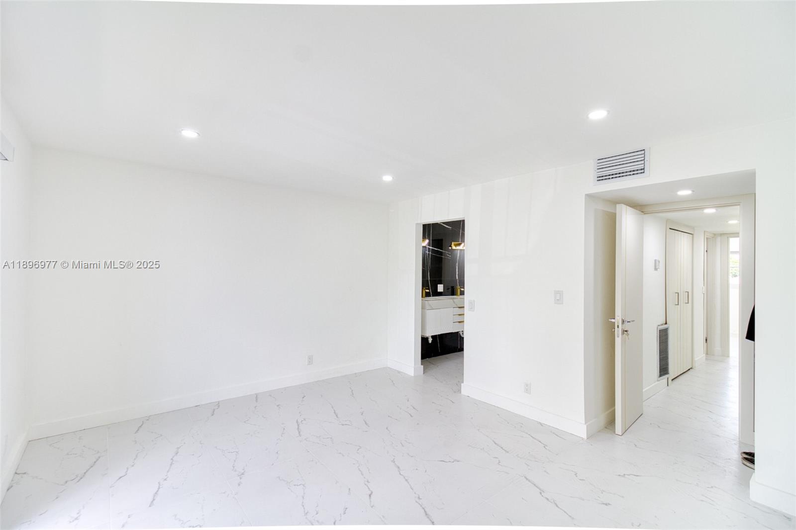 VILLAGE TOWNHOUSES NO TWO - Residential Lease